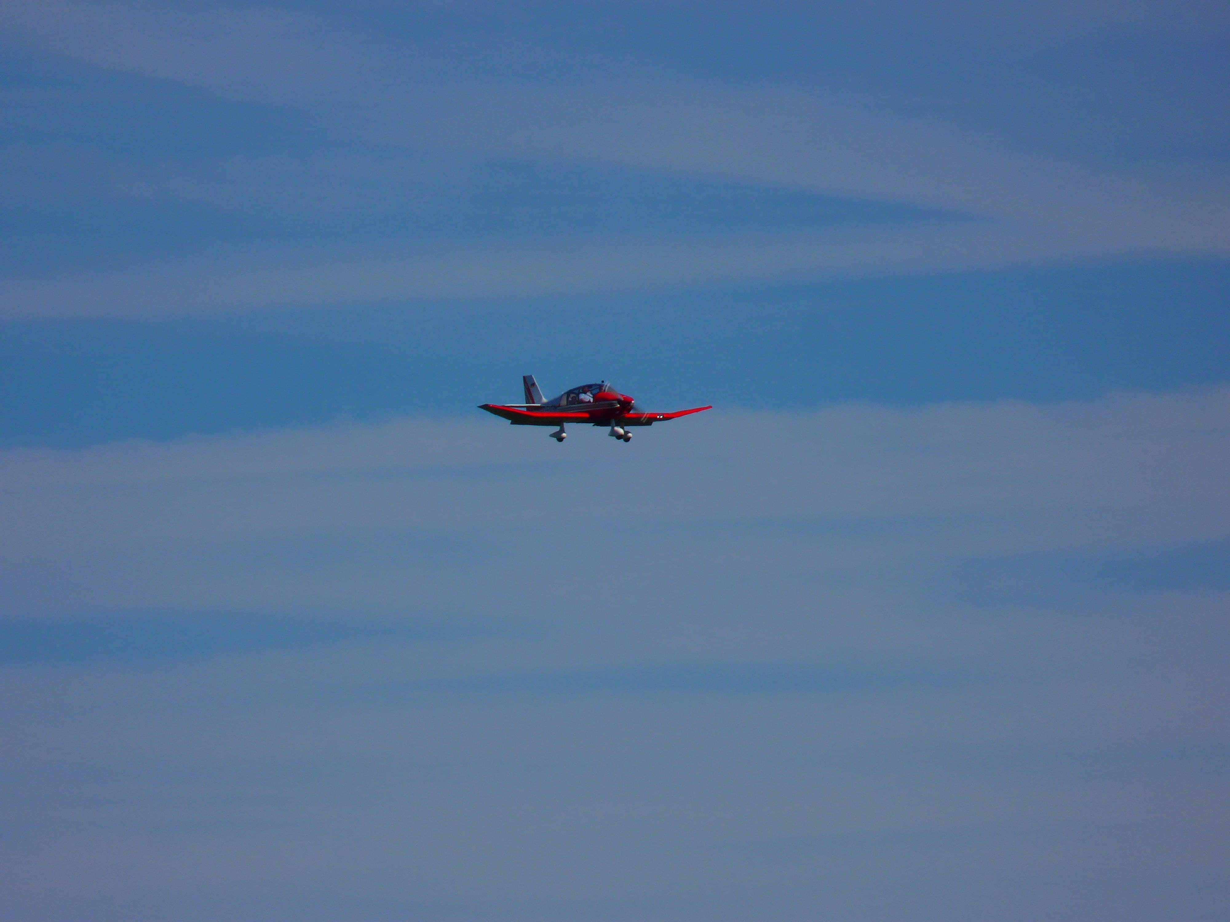 mid-air, sky, no people, transportation, flying, low angle view, plane, Air, red, on the move, day, landing, Fly, mode of transportation, fly, 4K, blue, HD Wallpaper