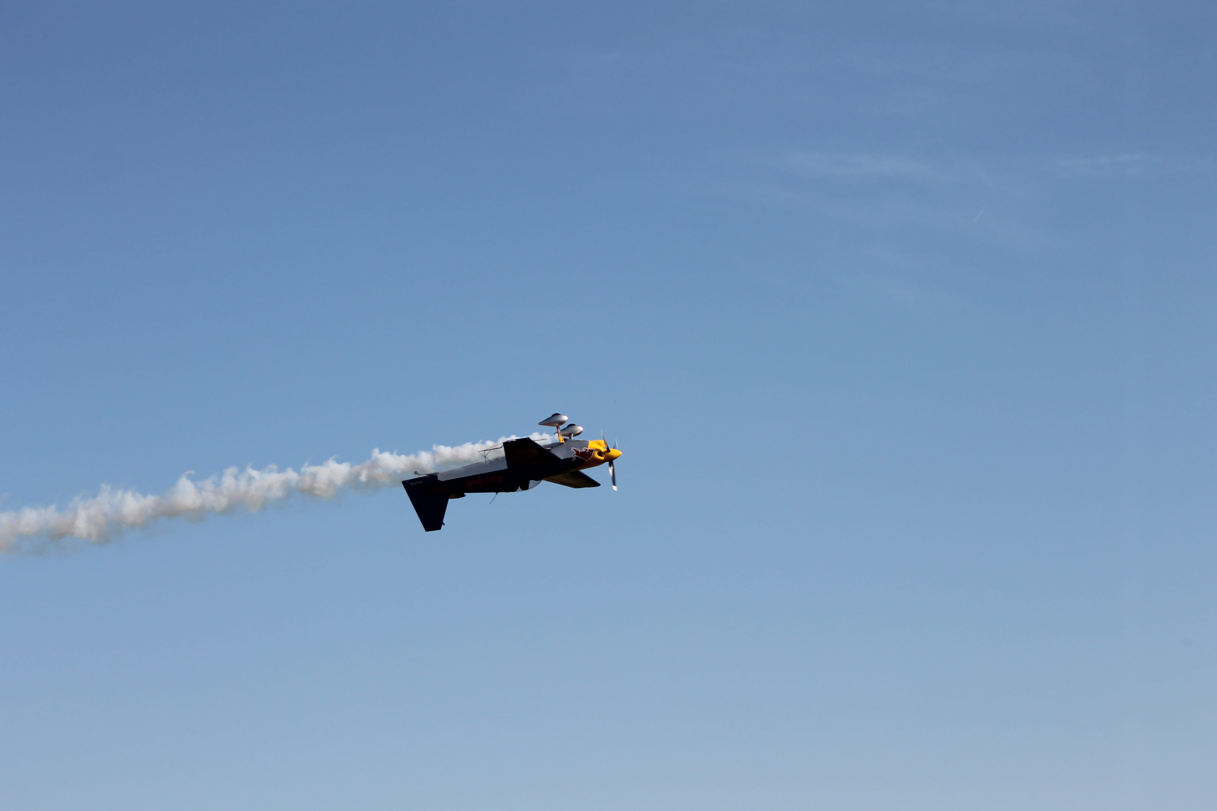 4K, no people, blue, on the move, Red-Bull, vapor trail, aircraft, nature, cloud - sky, flight, flugshow, day, mode of transportation, propeller plane, HD Wallpaper
