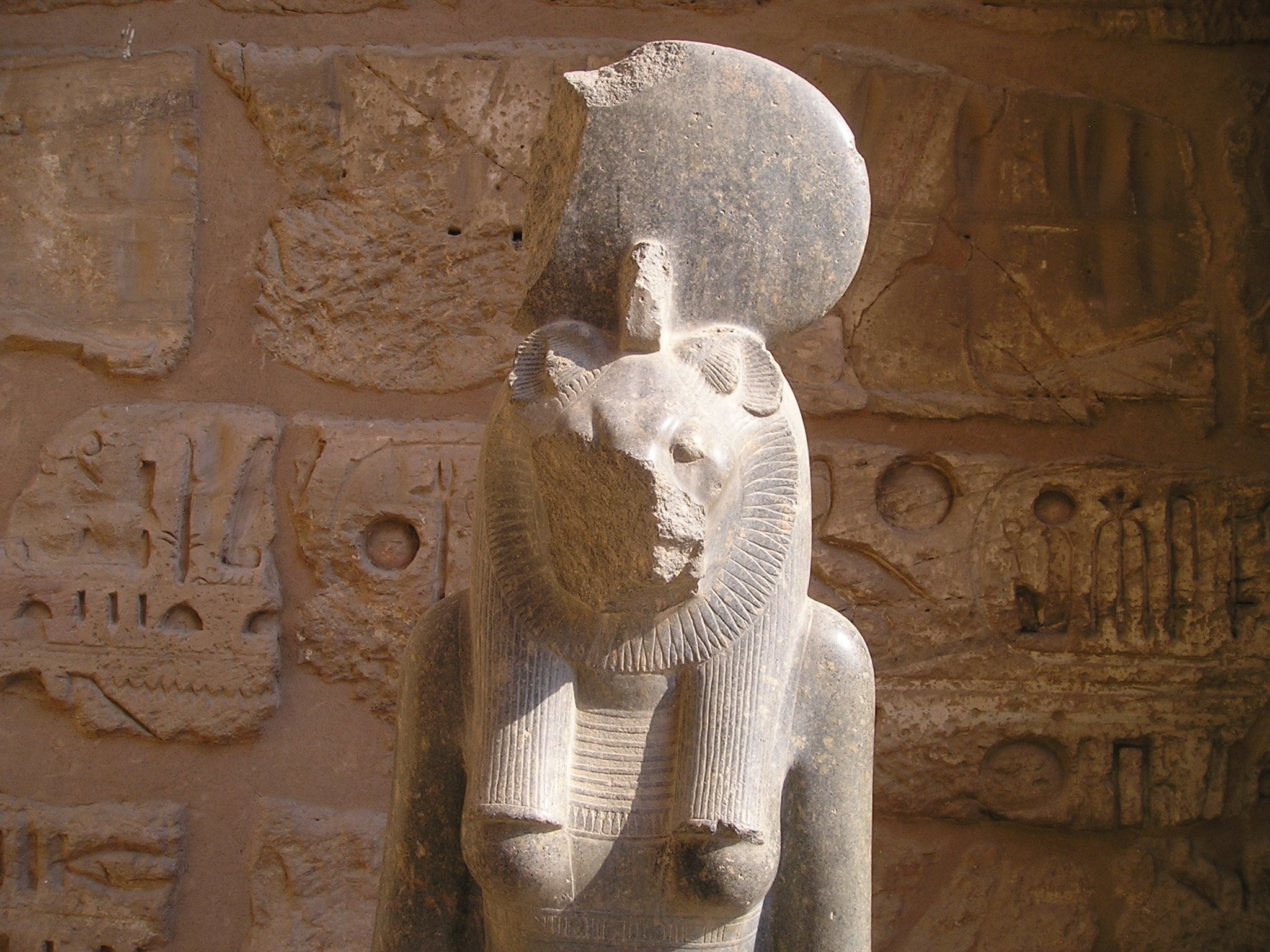 art and craft, solid, wall - building feature, ancient, sculpture, god, the past, old, stone material, belief, statue, luxor, no people, history, head, HD Wallpaper