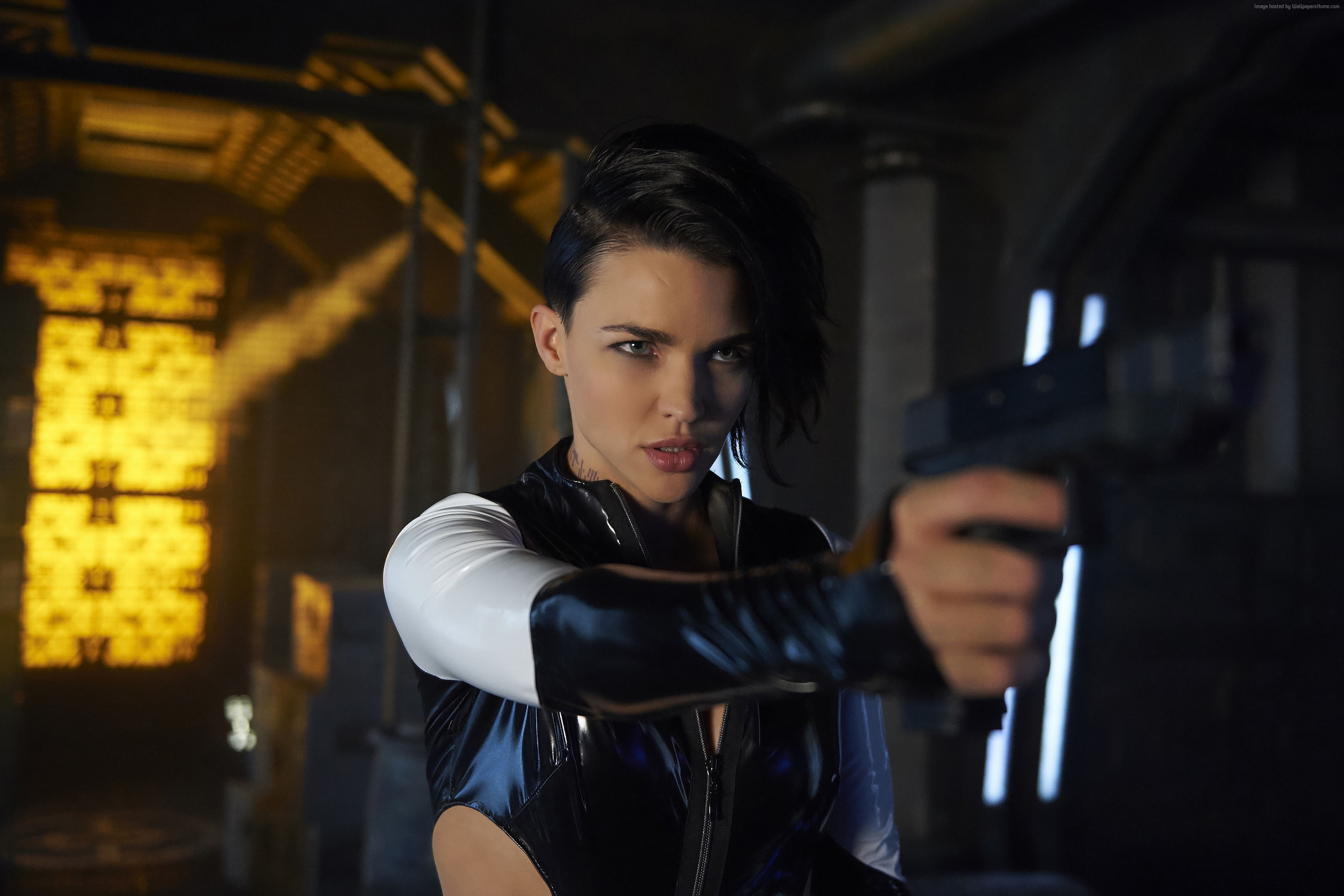 standing, best movies, waist up, fashion, focus on foreground, beautiful woman, beauty, young women, front view, Ruby Rose, black color, 2K, guns, portrait, HD Wallpaper