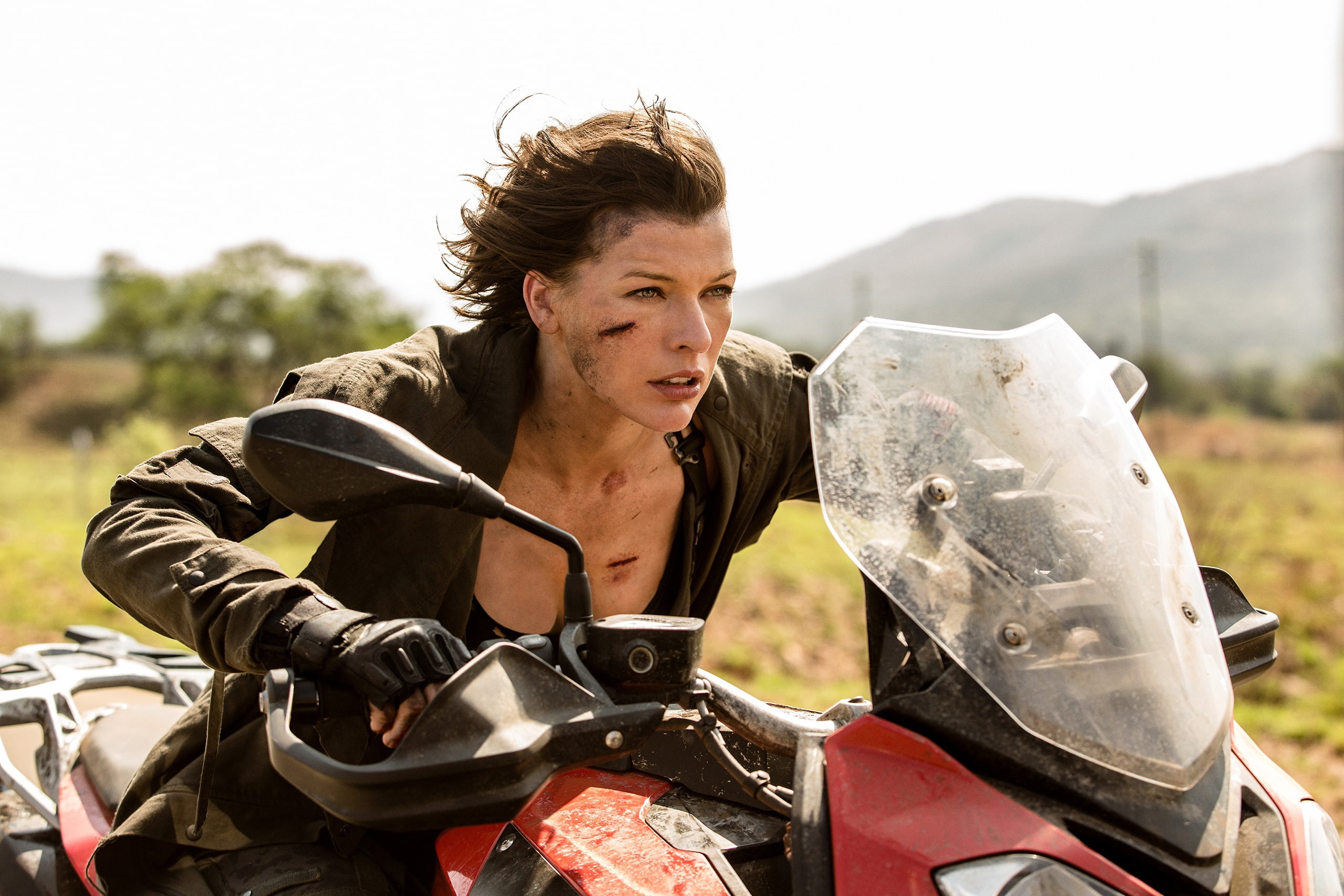 Milla Jovovich, Alice, frame, 2K, motorcycle, Resident Evil: The Final Chapter, HD Wallpaper