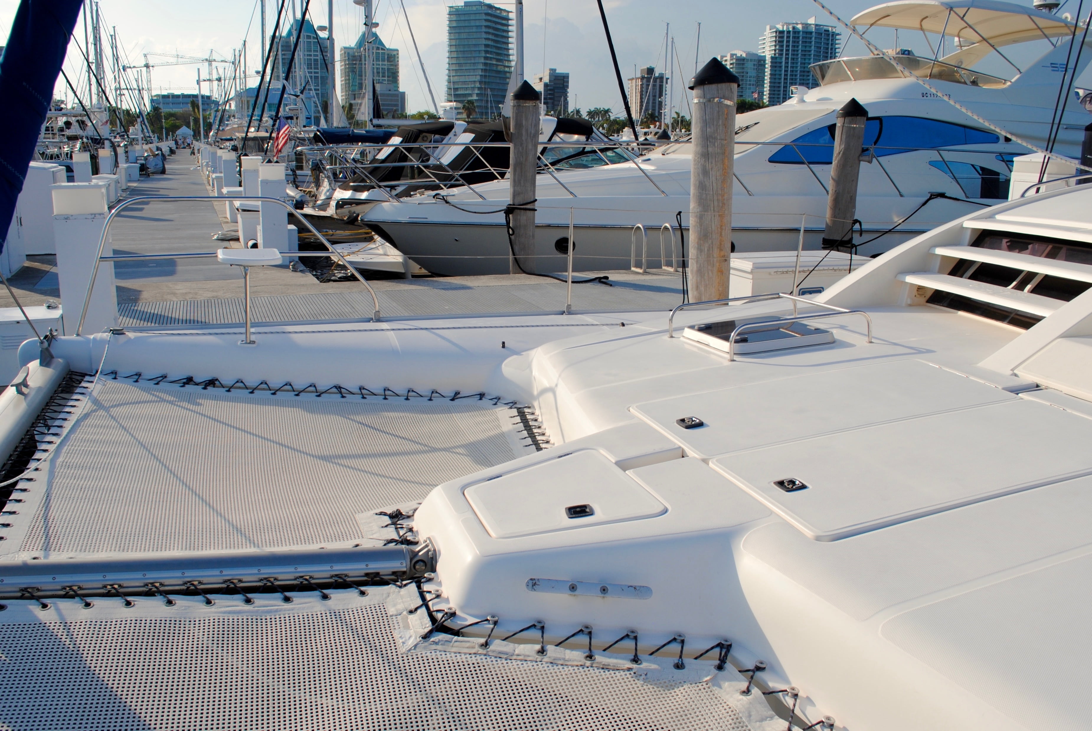 skyline, fun, holiday, sport, sea, vacation, marina, recreation, activity, south florida, motor boats, slips, harbor, trampoline, lifestyle, mode of transportation, HD Wallpaper