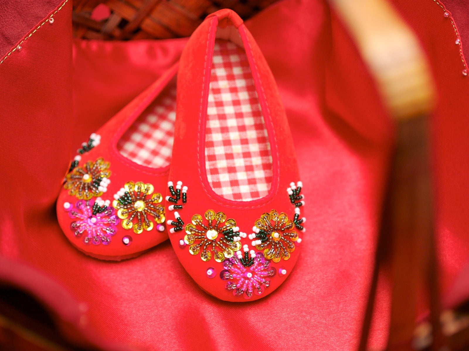 pair, china, pattern, pink color, fashion, wealth, embroidery, no people, ballet flats, textile, womenswear, slip, personal accessory, floral pattern, design, HD Wallpaper