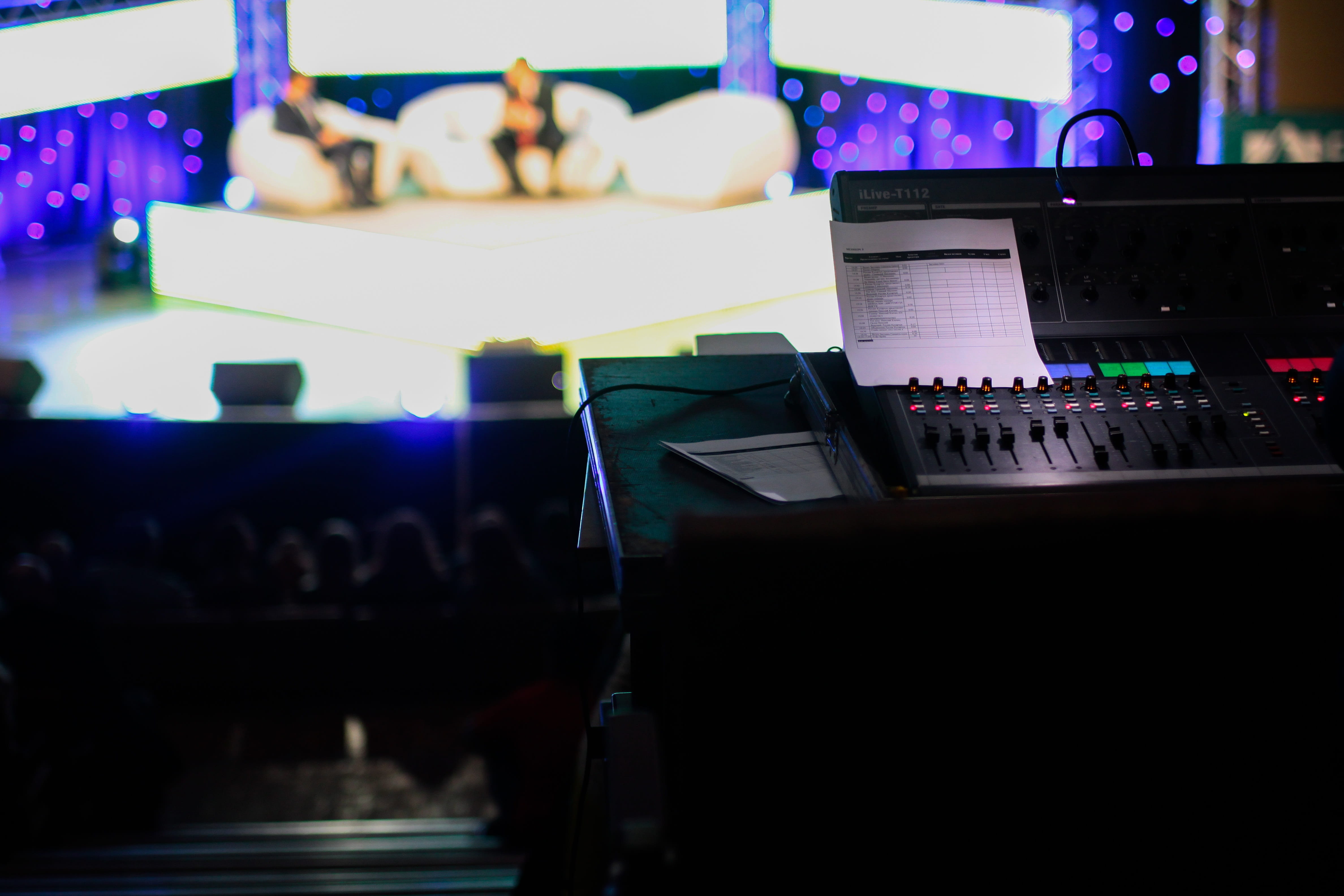 night, turntable, popular Music Concert, event, no people, 4K, photography, two, sound, entertainment, indoors, recording Studio, large group of people, HD Wallpaper