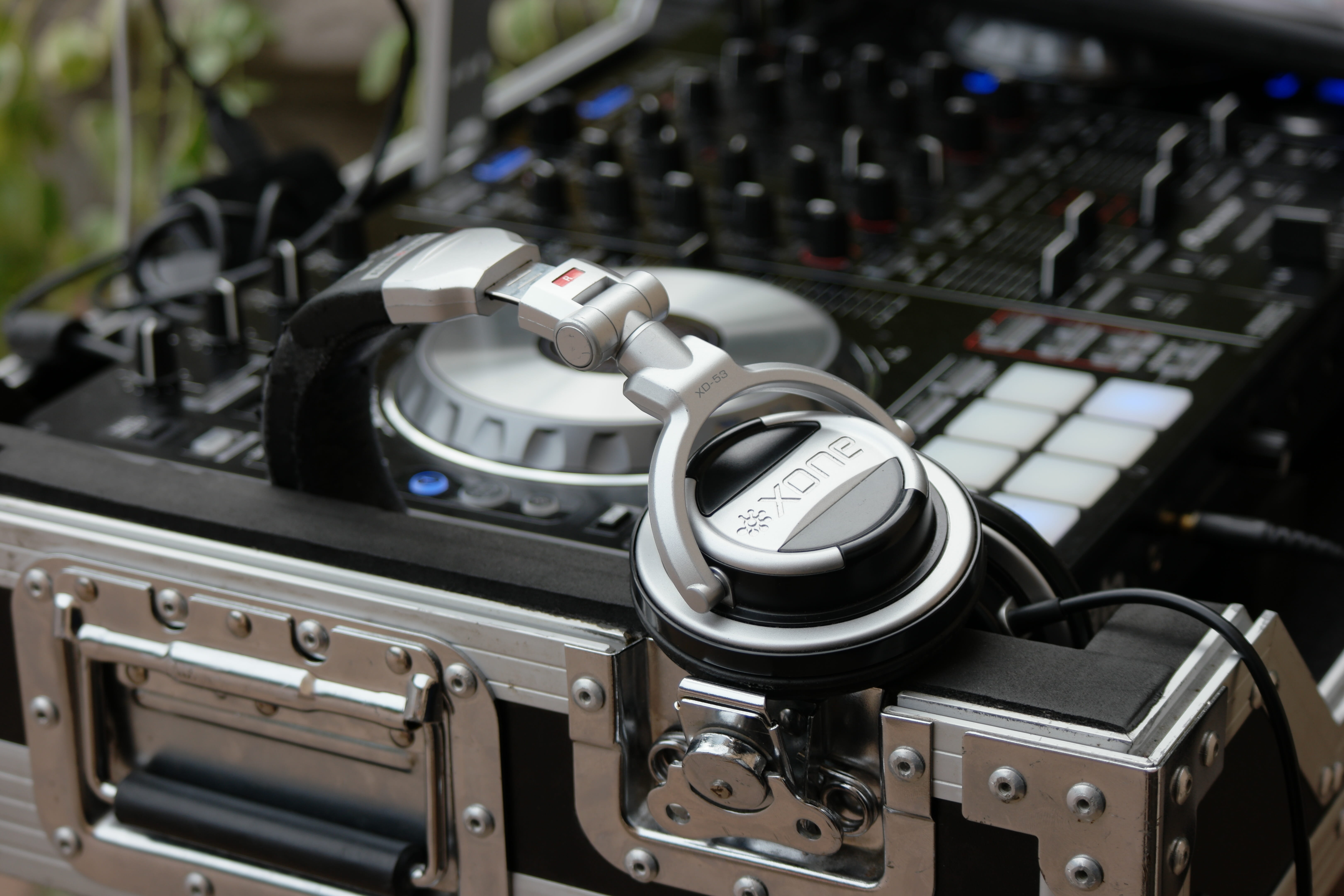 wedding, camera - photographic equipment, focus on foreground, headphones, electrical equipment, black, photography, control panel, communication, indoors, HD Wallpaper