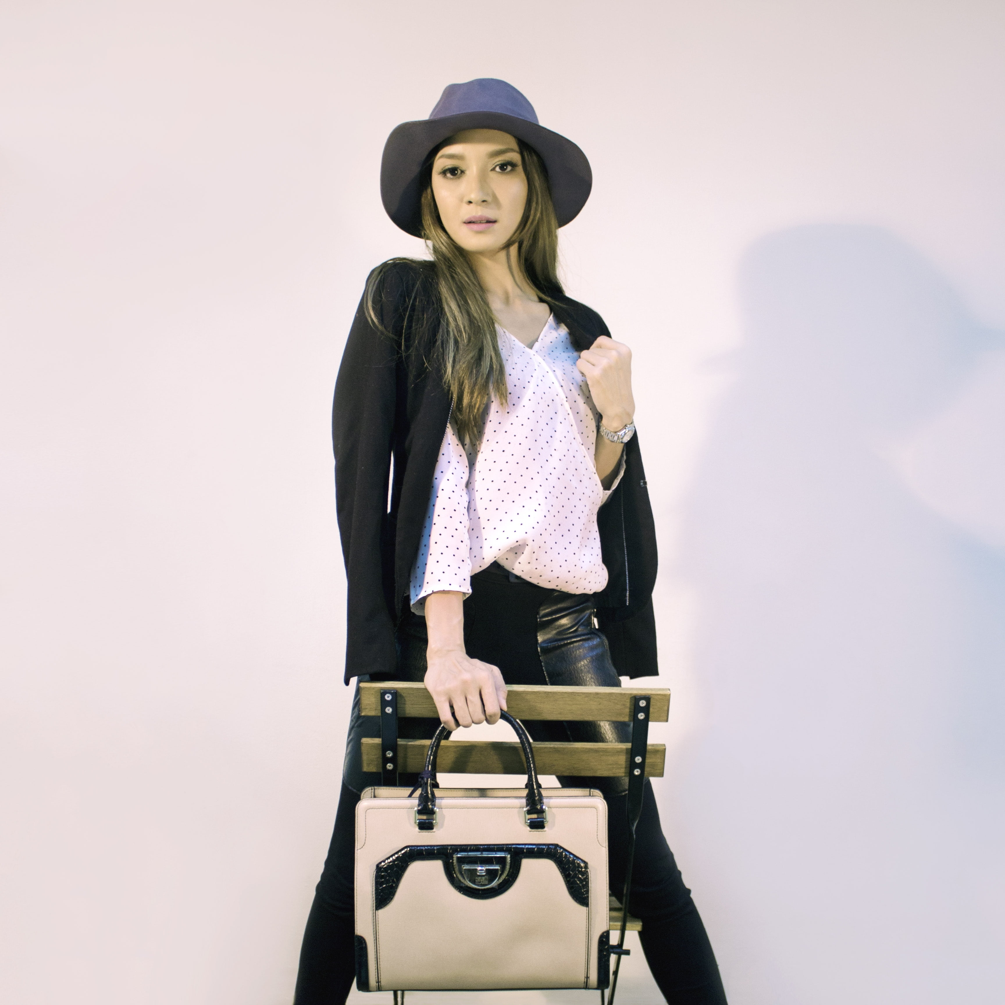 three quarter length, magazine, fashionable, jacket, holding, looking at camera, fashion, real people, handbags, front view, creative, beautiful woman, Phone HD Wallpaper
