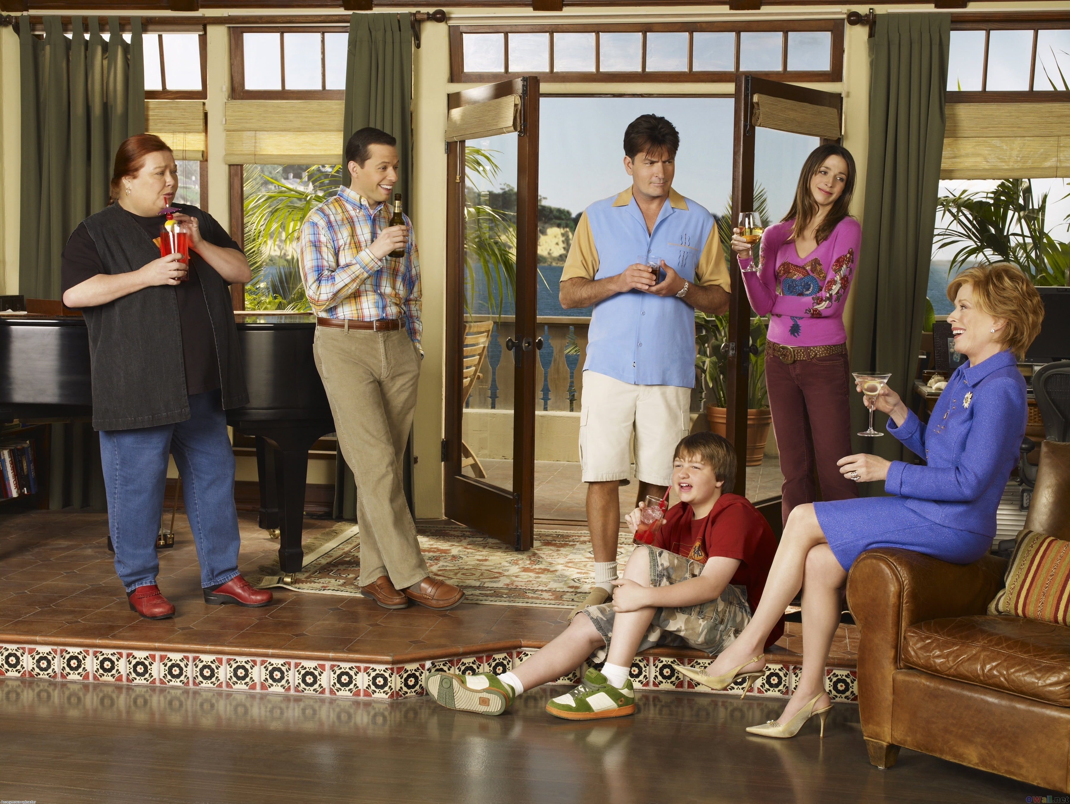drink, party - Social Event, young Men, fun, group Of People, angus t jones, dress, long, smiling, indoors, young Adult, discussion, medium group of people, HD Wallpaper