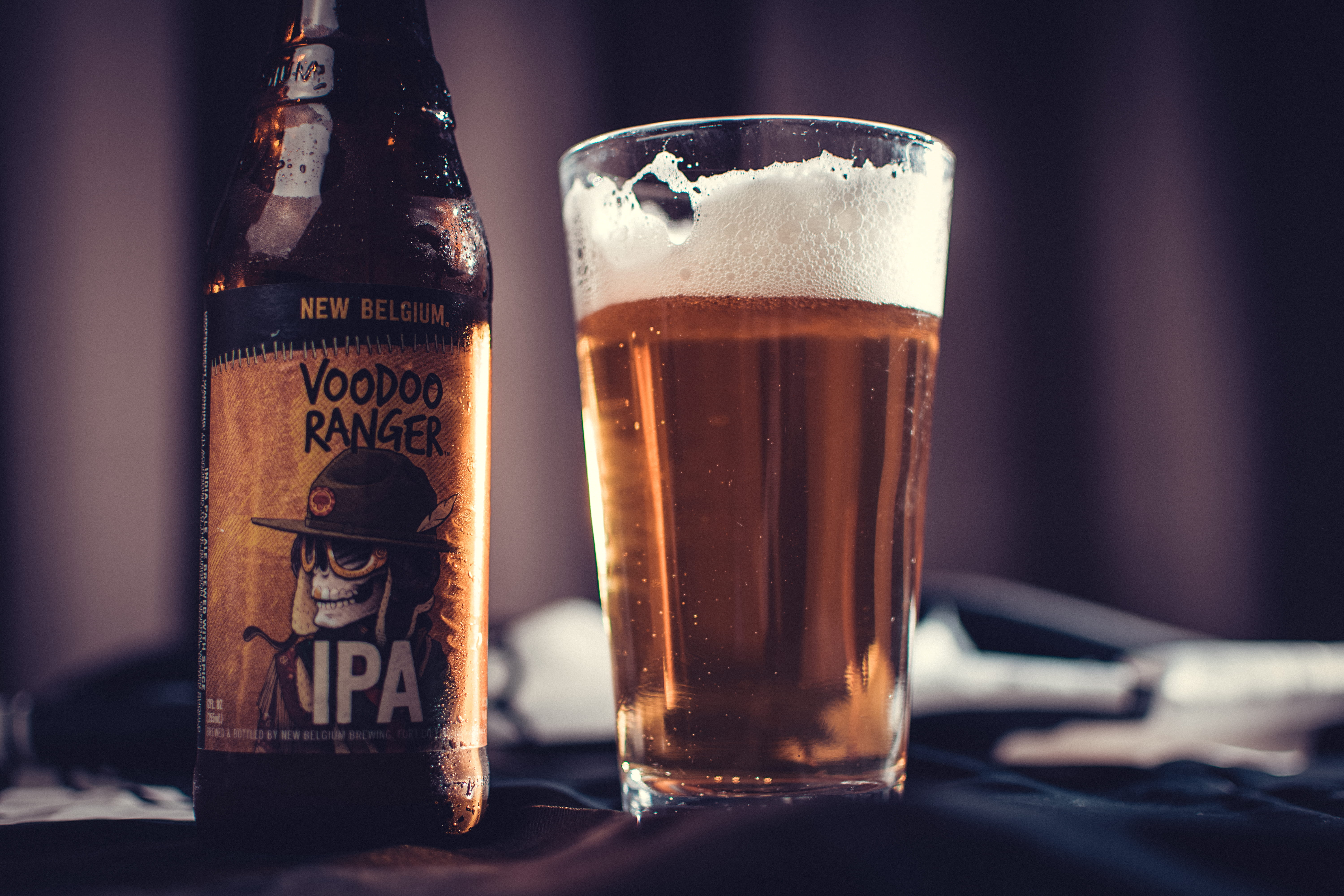 5K, frothy drink, cold, drink, liquid, focus on foreground, bottle, brewery, alcohol, beer - alcohol, indoors, food and drink, photo, glass - material, HD Wallpaper