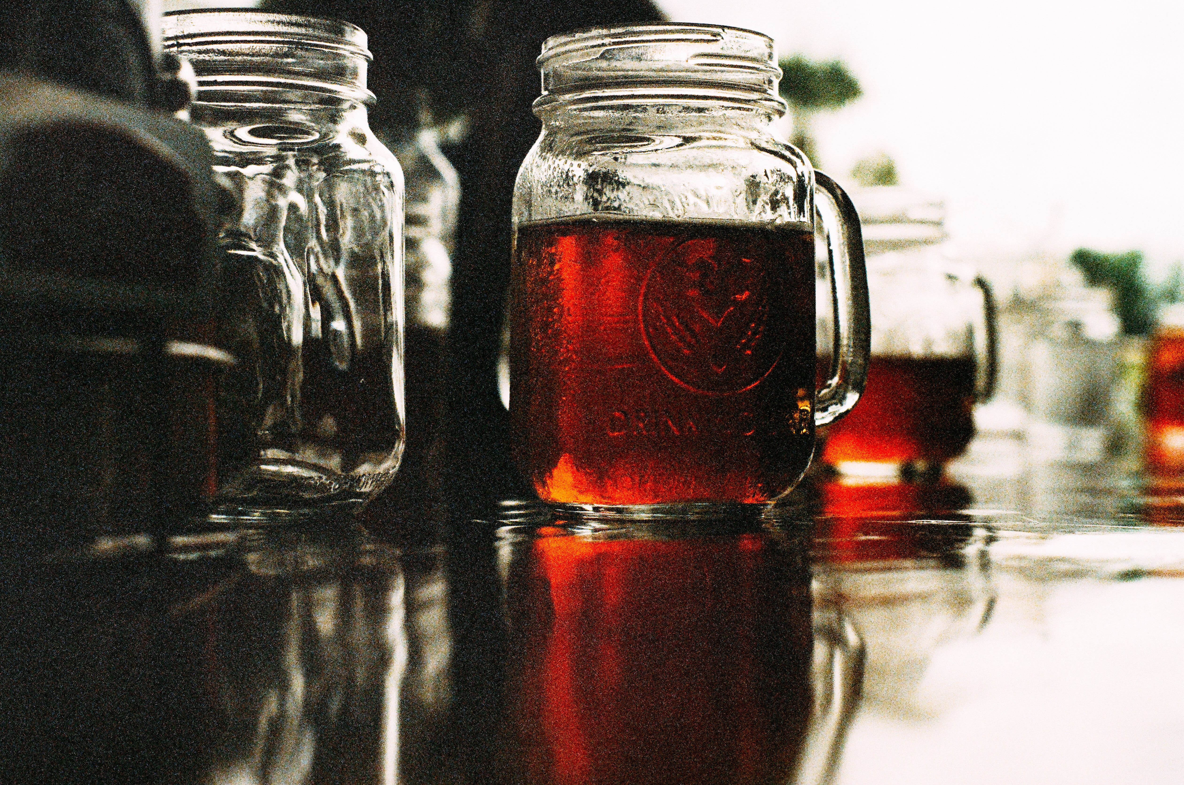 refreshment, food and drink, mason jar, indoors, reflection, glass, focus on foreground, beer, 4K, freshness, drinking glass, beverage, table, glass - material, HD Wallpaper