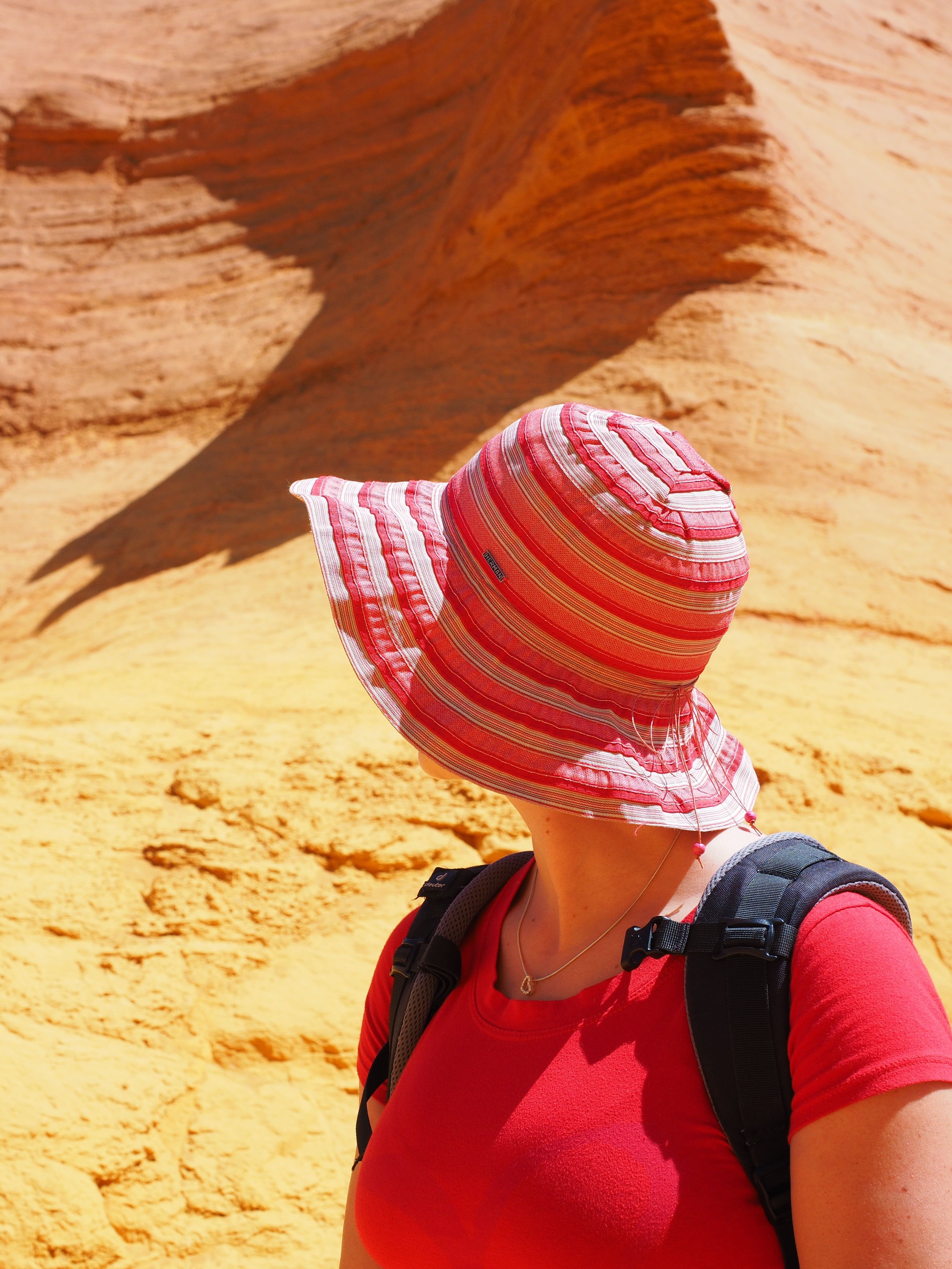 red ocher, bright, orange, hat, adult, tourism, arid climate, hue, knit hat, casual clothing, lifestyles, land, ockerbraun, leisure activity, provence-alpes-côte dazur, Phone HD Wallpaper