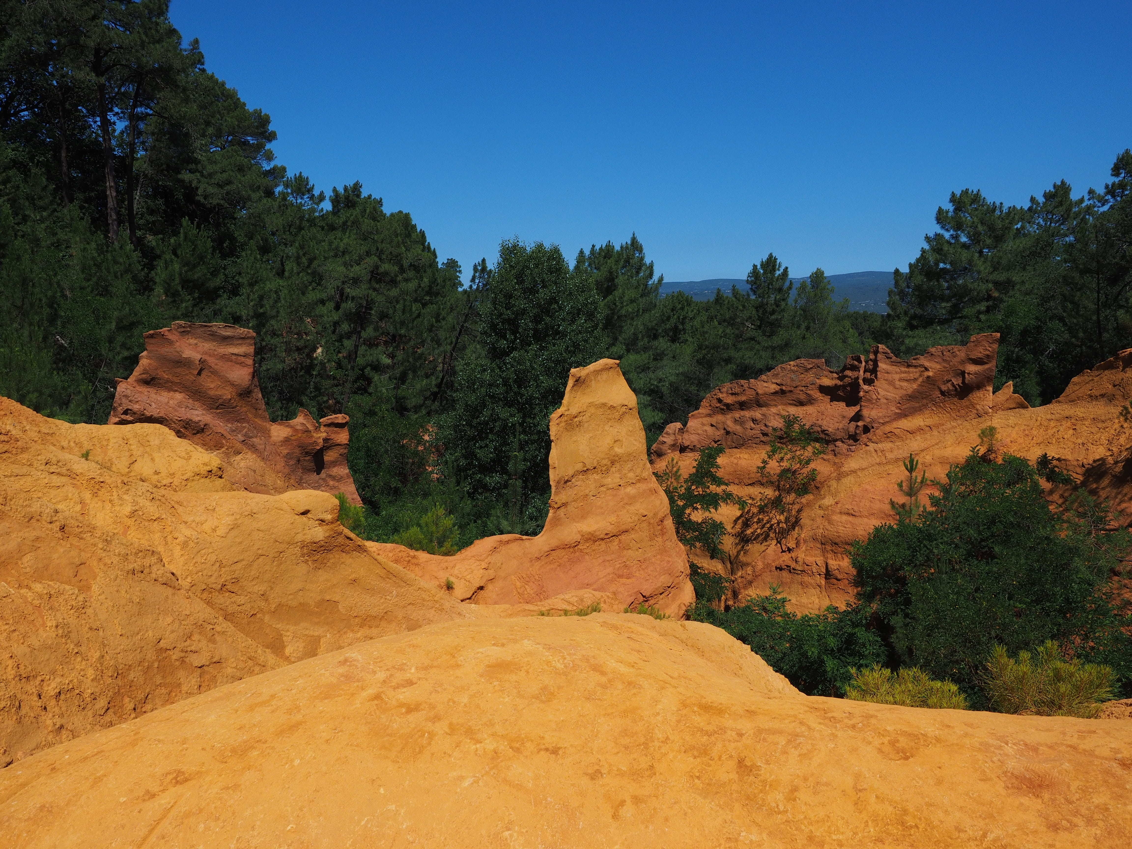 sky, plant, rock formation, arrondissement apt, arid climate, red ocher, brown ironstone, provence, earth color, eroded, ocher rocks, ocher quarry, ockerbraun, HD Wallpaper
