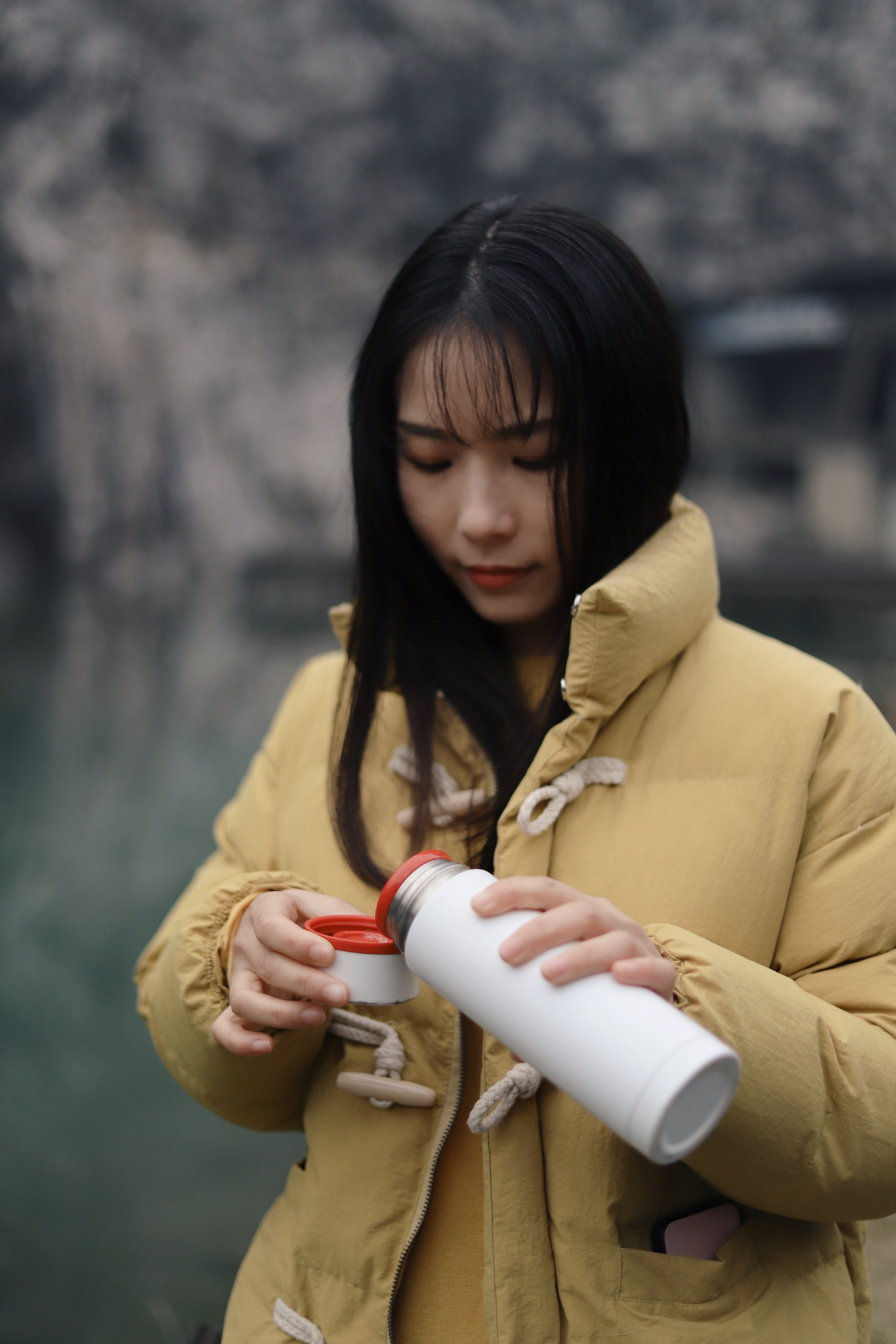 teenager, flask, hair, looking, cream, communication, vacuum, food, bottle, casual clothing, warm clothing, hat, woman, contemplation, wireless technology, Phone HD Wallpaper