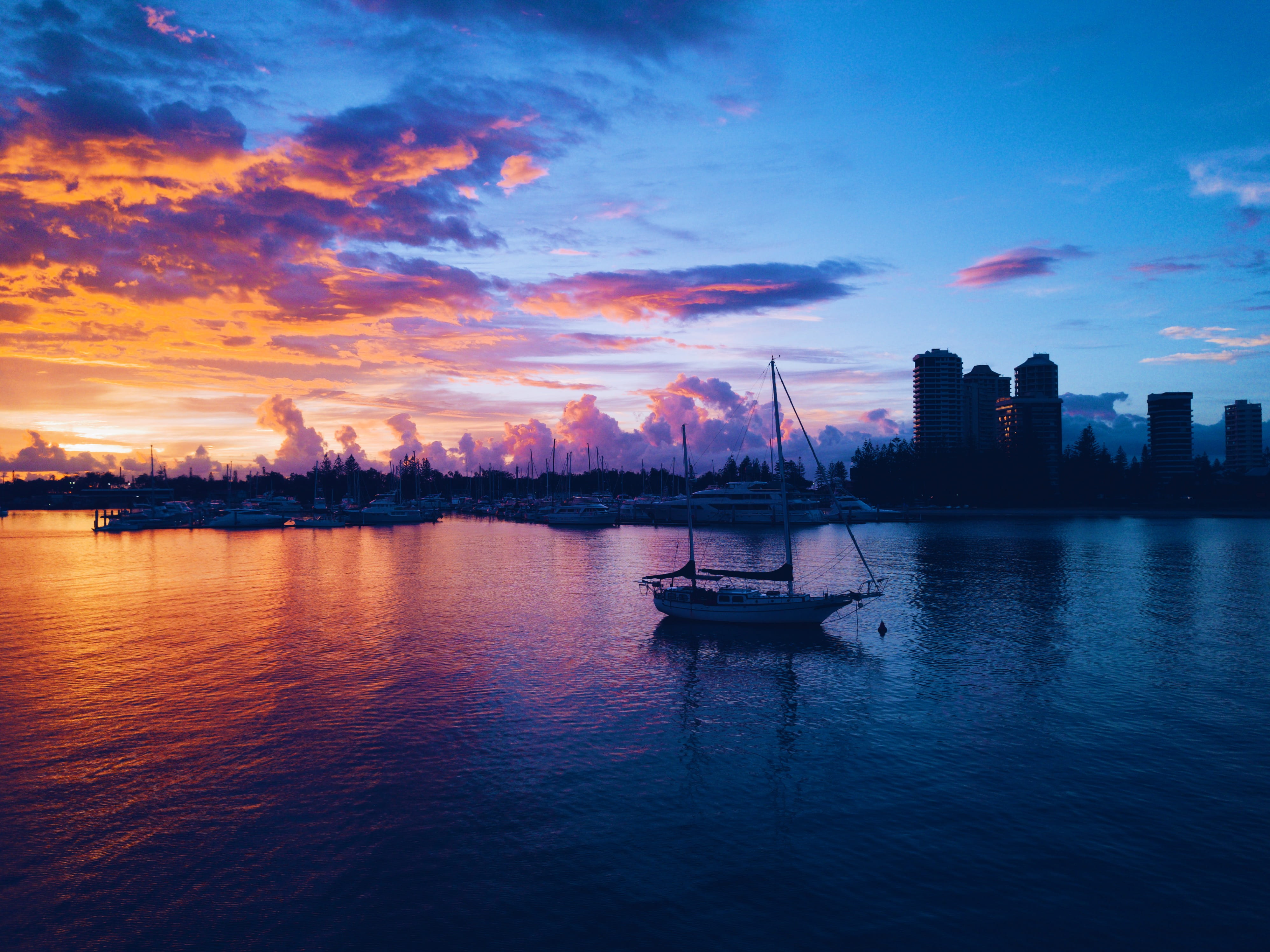 sky, silhouette, cloud - sky, high, city, boat, waterfront, dusk, australia, sunset, ocean, architecture, 4K, skyscraper, scenics - nature, transportation, HD Wallpaper