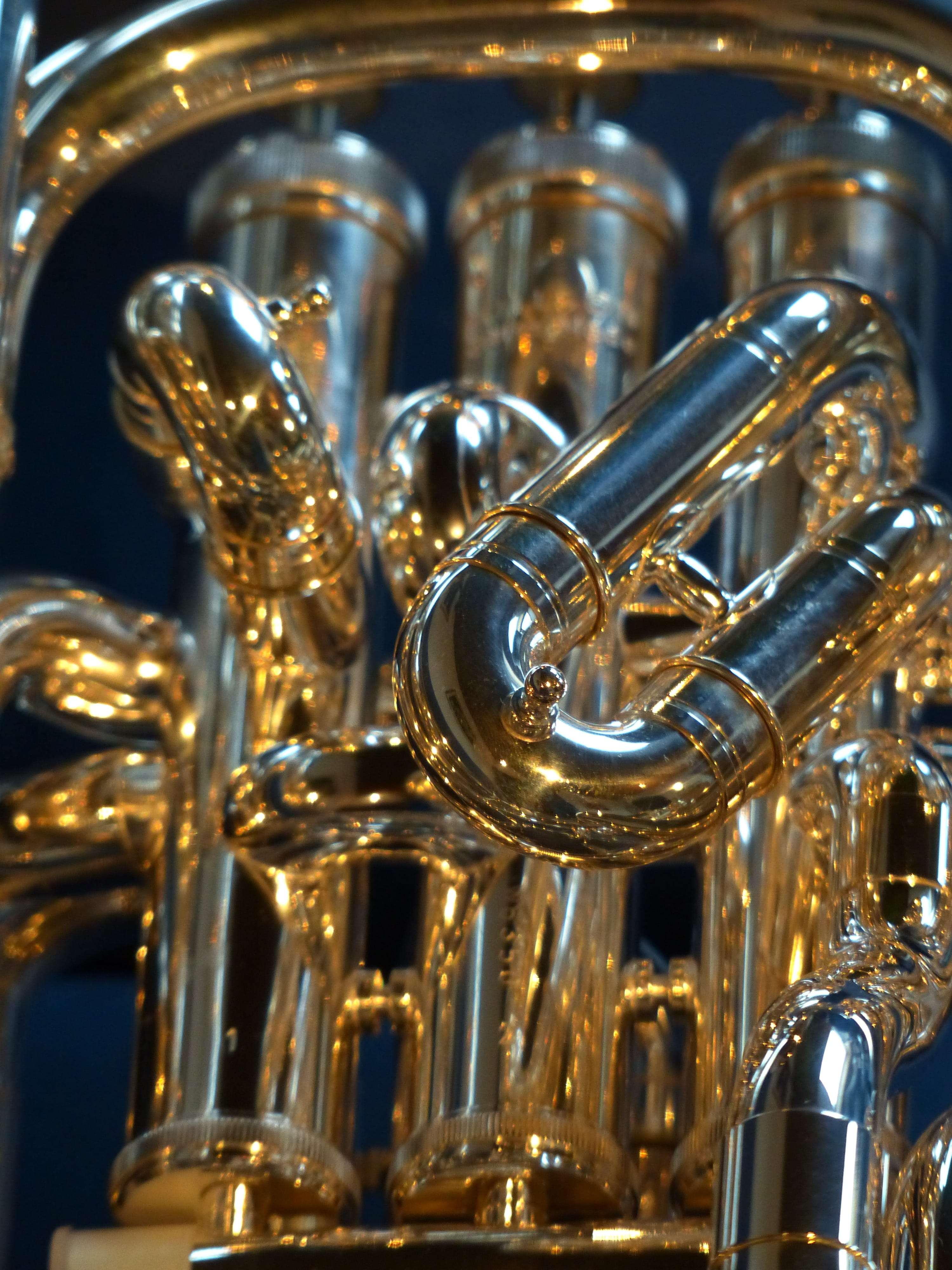 trumpet, shine, Euphonium, saxophone, food and drink industry, full frame, metal, gold colored, in a row, food and drink, 4K, sheet, indoors, music, Brass Instrument, Phone HD Wallpaper