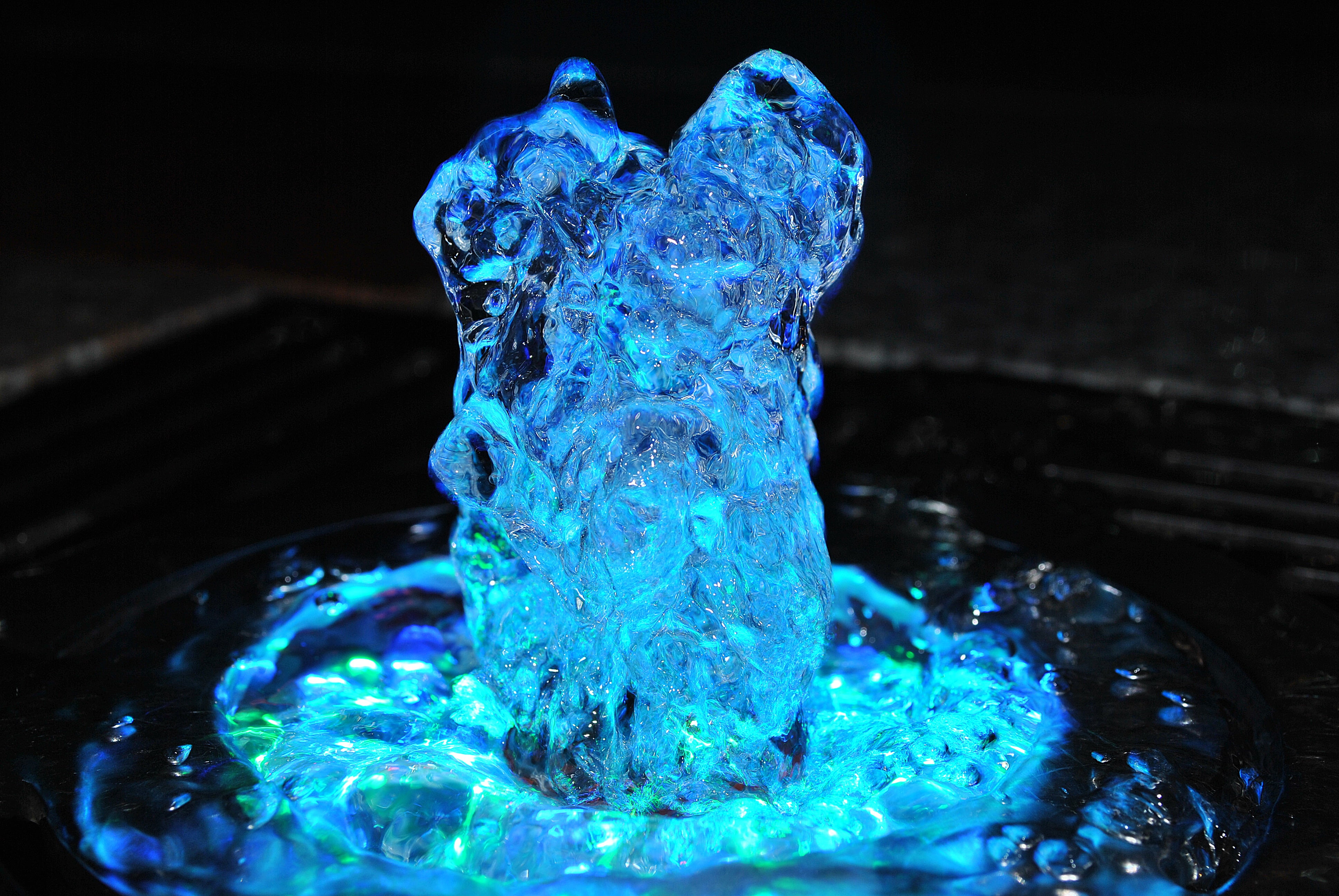 liquid, household equipment, outdoors, water, vibrant color, splash water, turquoise colored, falling, blue, food and drink, freshness, black background, HD Wallpaper