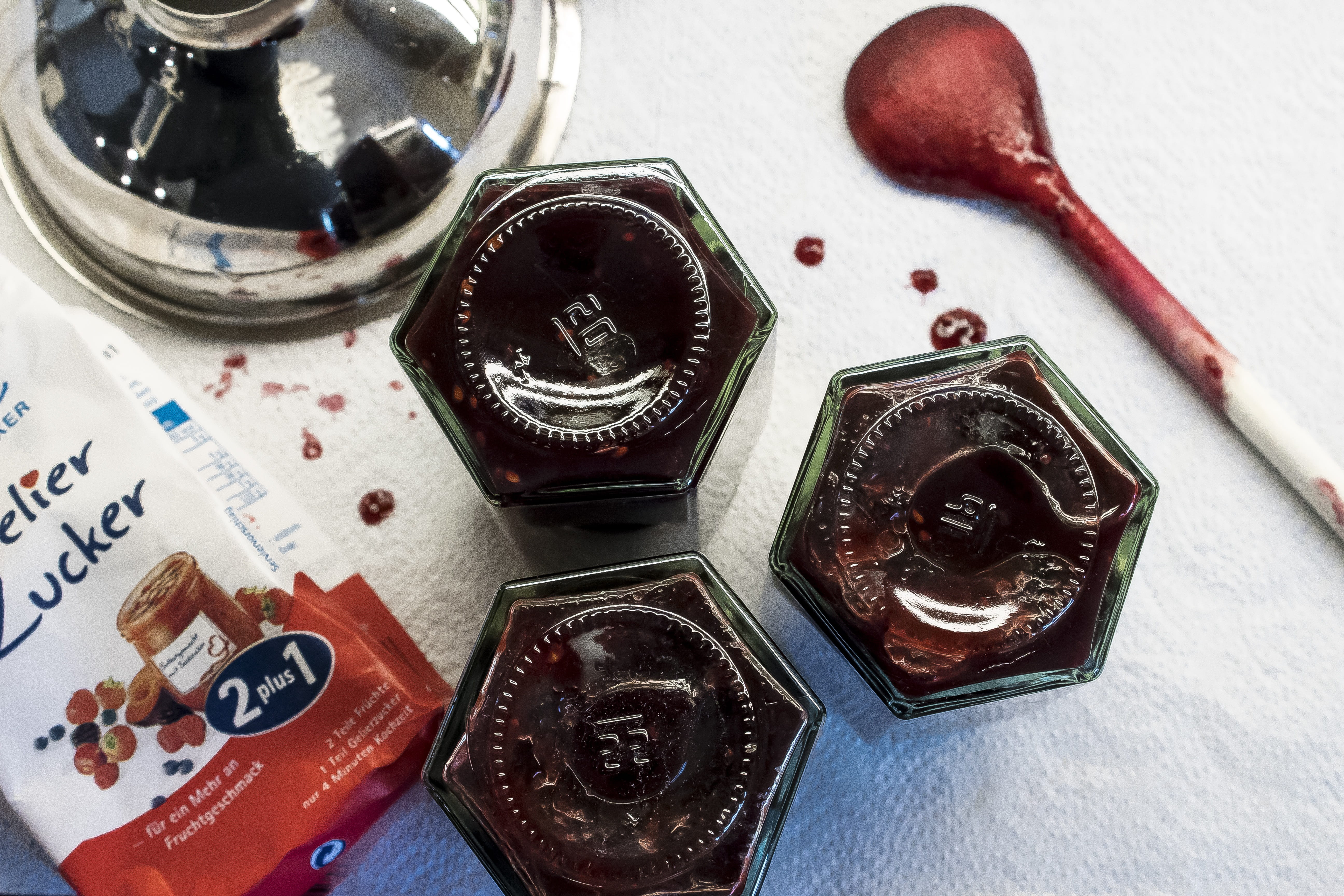 made a, koclöffel, directly above, close-up, group of objects, communication, medium group of objects, bowl, work tool, sweetness, blackberries, zuckertüte, HD Wallpaper