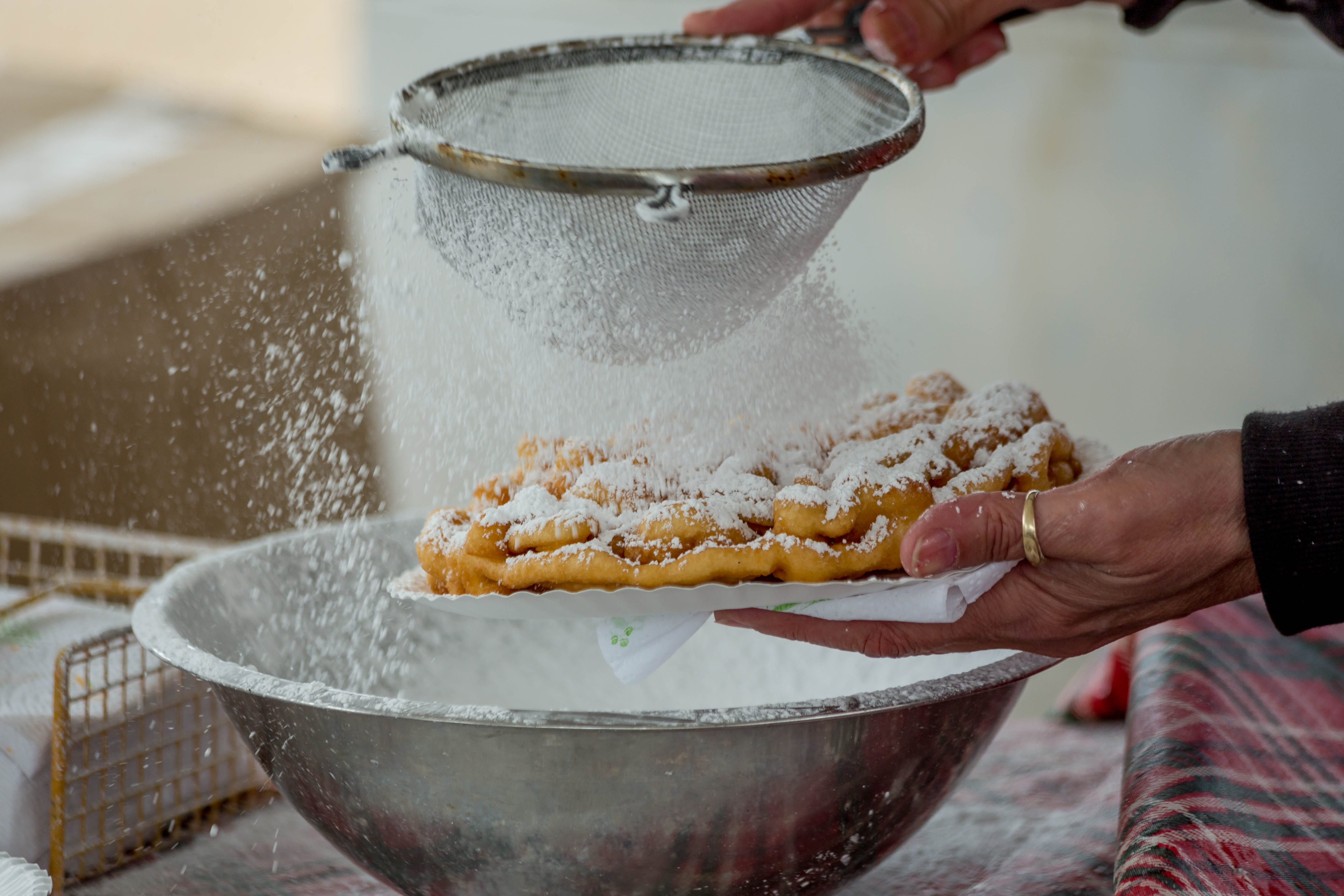 finger, indoors, flour, brown, calories, adult, color Image, chef, food And Drink, lifestyles, body part, sweet, hot, baker - Occupation, one Person, baked, HD Wallpaper
