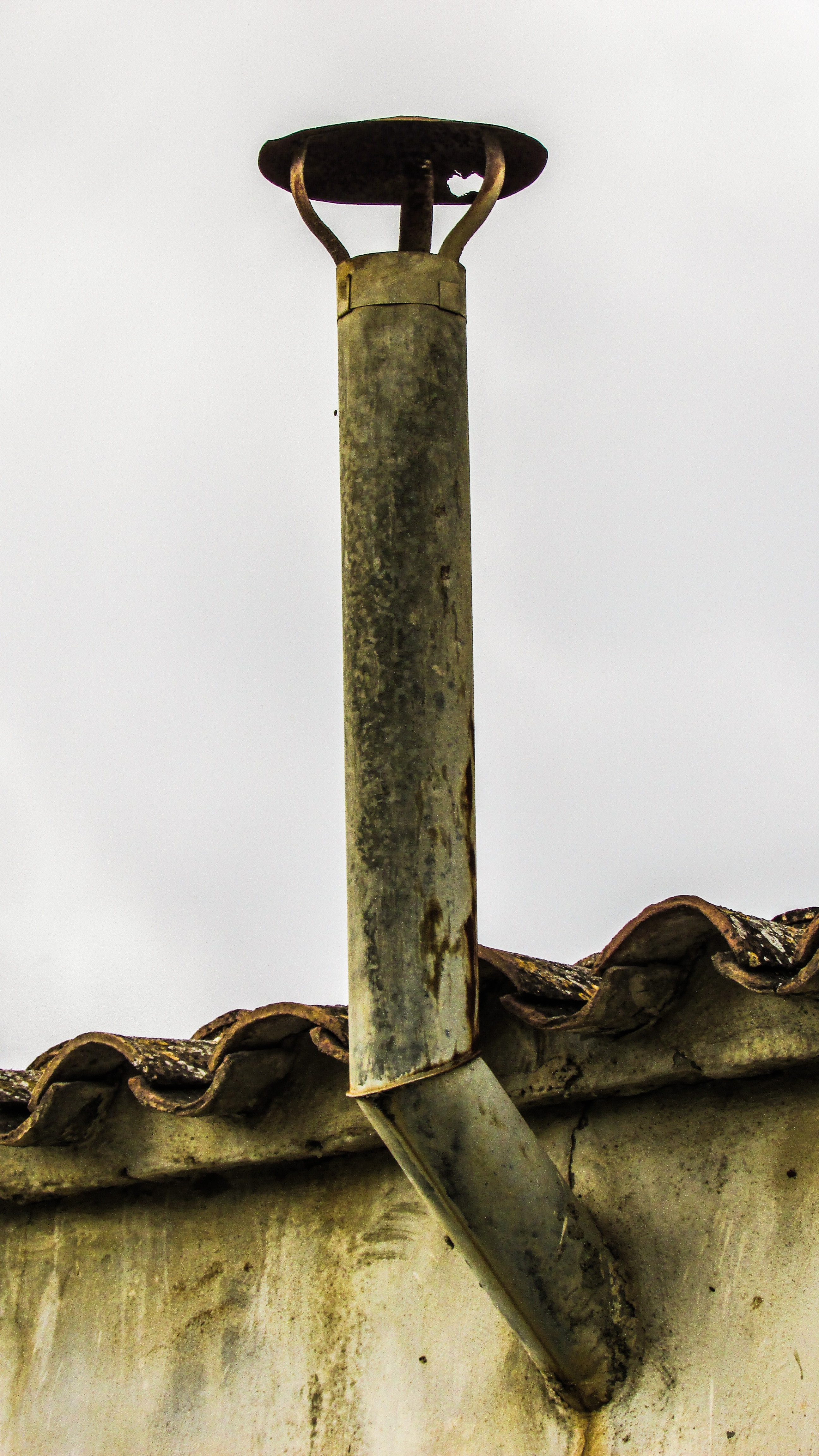 safety, smoke, traditional, security, architecture, protection, sky, 4K, close-up, low angle view, no people, weathered, wood - material, clear sky, house, Phone HD Wallpaper