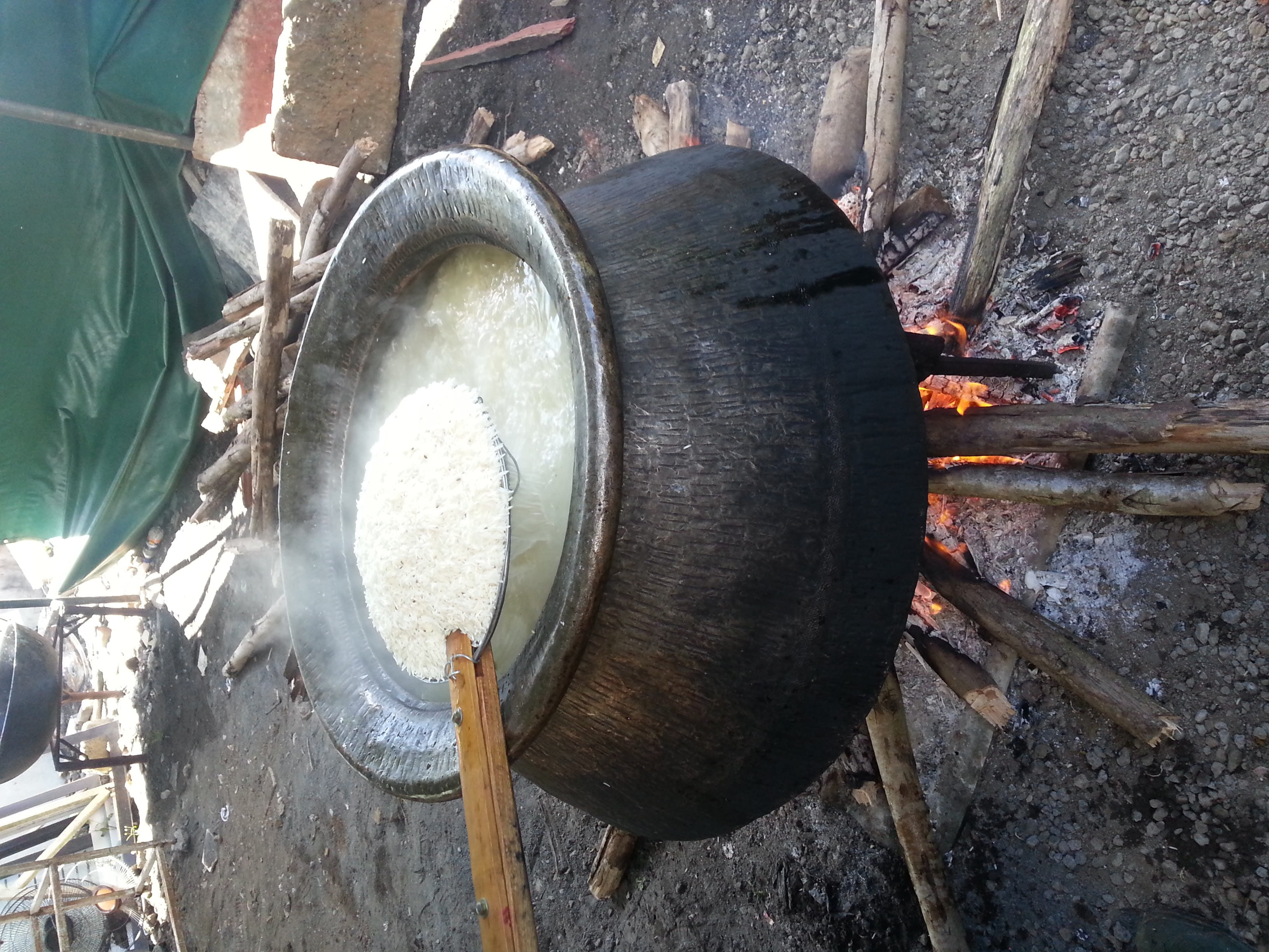 high angle view, 2K, wall - building feature, circle, nature, aroma, equipment, built structure, cooking, wood - material, no people, day, wheel, boil, HD Wallpaper