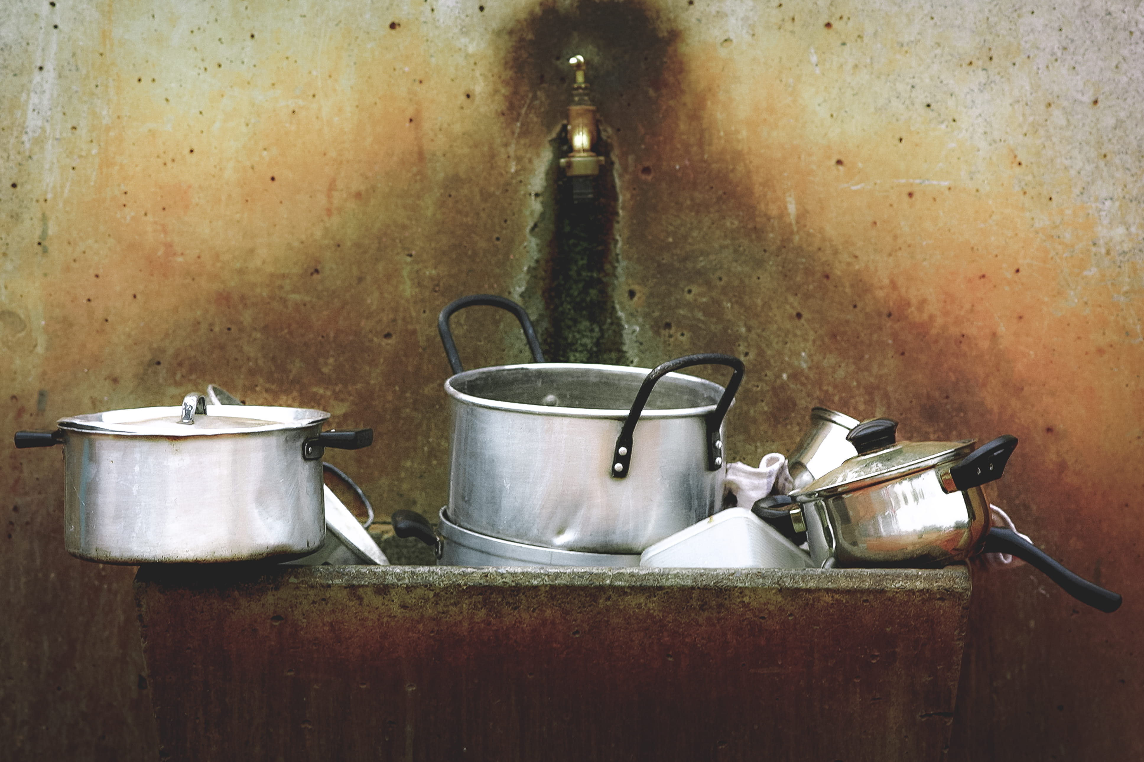 kitchen Utensil, saucepan, food, stove, sink, eating utensil, food and drink, cooking, home, wall - building feature, domestic Kitchen, steel, spoon, stainless steel, HD Wallpaper