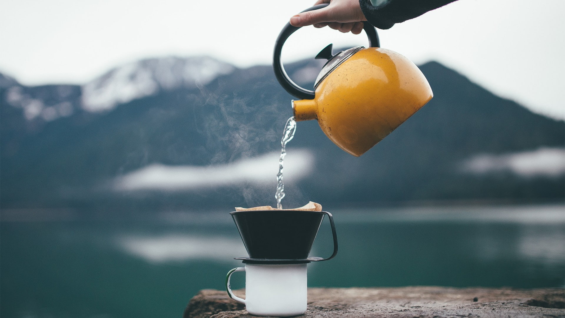 landscape, kettle, mountains, tea, nature, snowy peak, water, depth of field, hot drink, smoke, lake, cup, 1080P, hands, HD Wallpaper