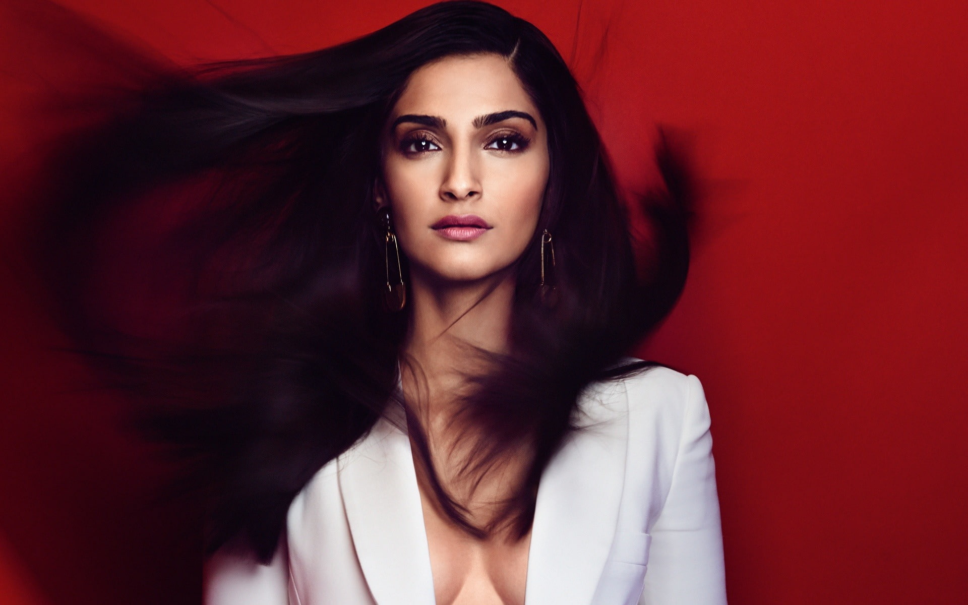 modern, one person, beautiful people, beauty, luxury, red, human face, quality, elegance, portrait, women, sonam, kapoor, human hair, bollywood, ph, glamour, HD Wallpaper