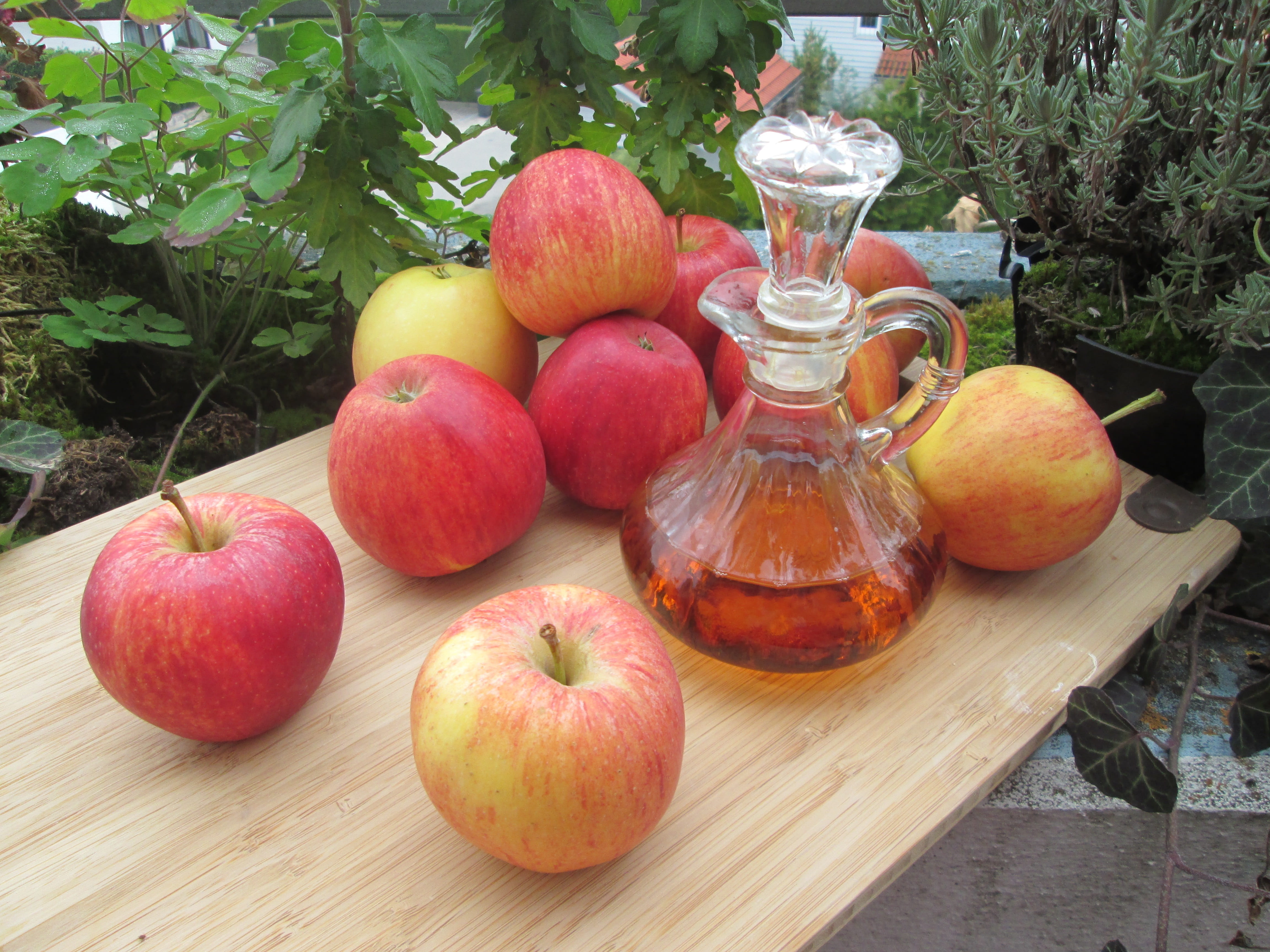day, Slimming, Vinegar, no people, wood - material, decanter, container, food and drink, table, clear, apple - fruit, nature, freshness, peach, apple, food, HD Wallpaper