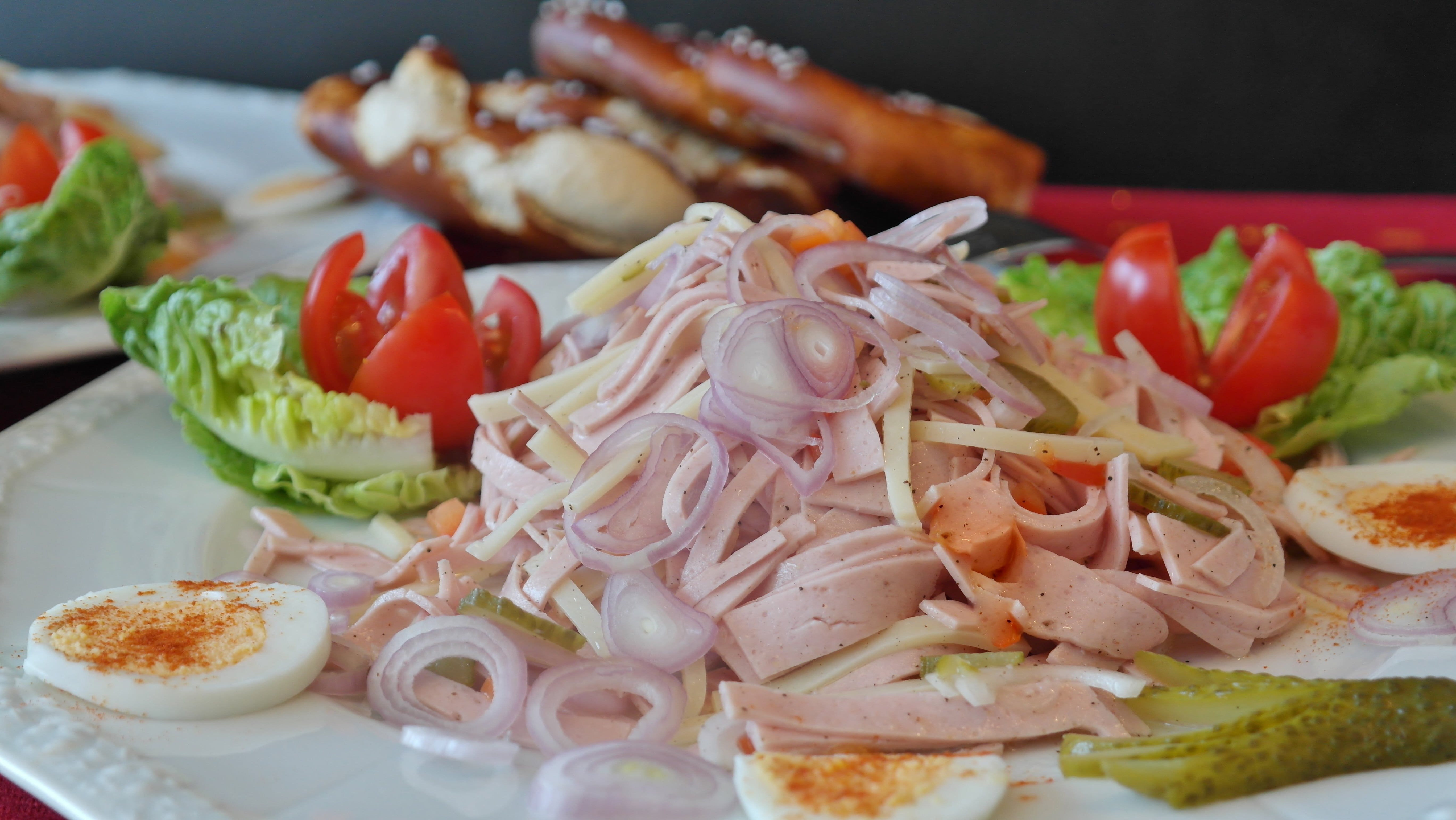 food, real, salad, lettuce, pickles, delicious, tomato, no people, vinegar, food and drink, onion, fruit, temptation, sausage, substantial, sausage salad, HD Wallpaper