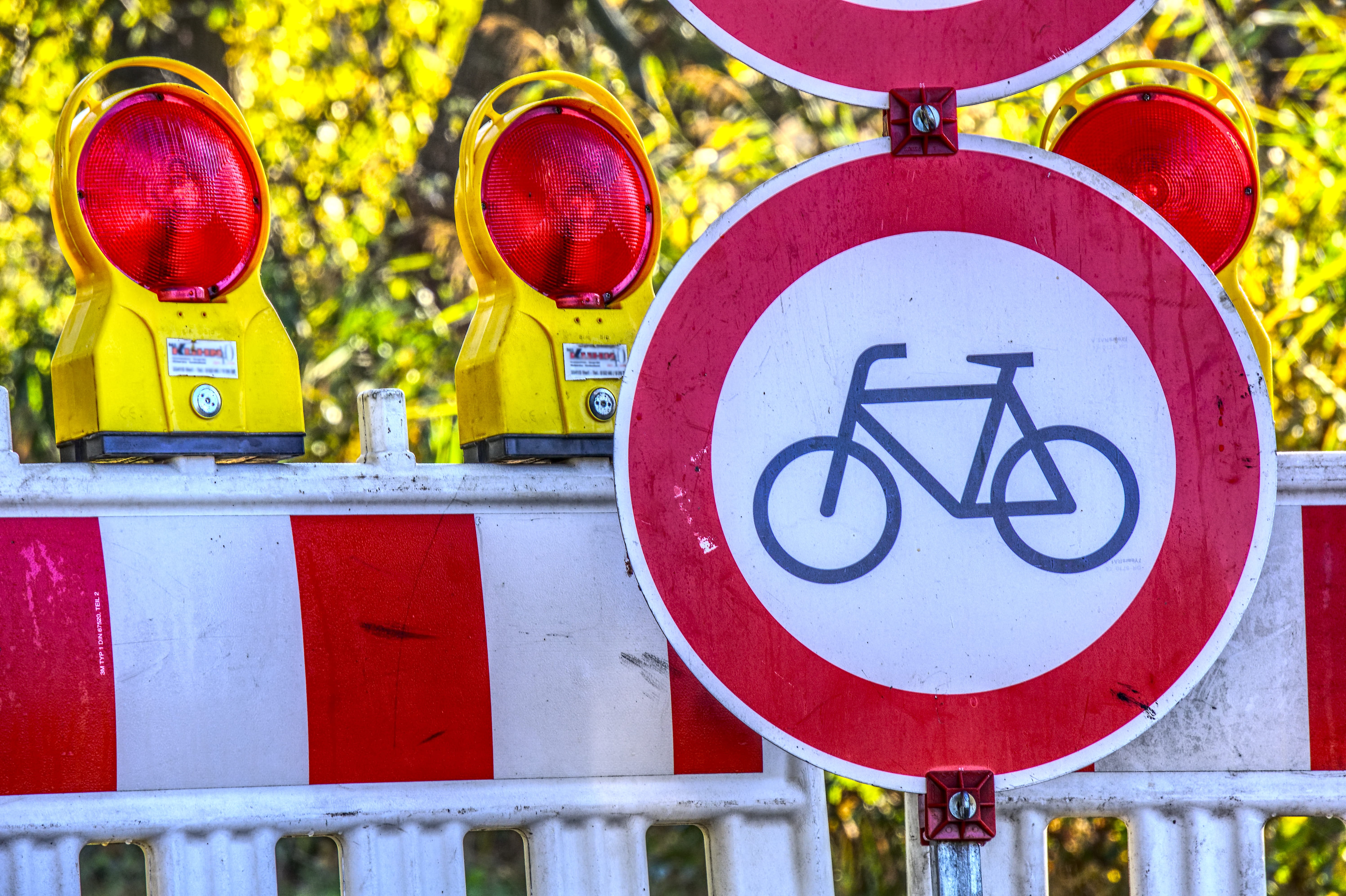 forest way, prohibited, autumn, circle, 5K, day, hdr high dynamic range, symbol, sign, shape, geometric shape, obstacle, western script, bike, metal, site, HD Wallpaper