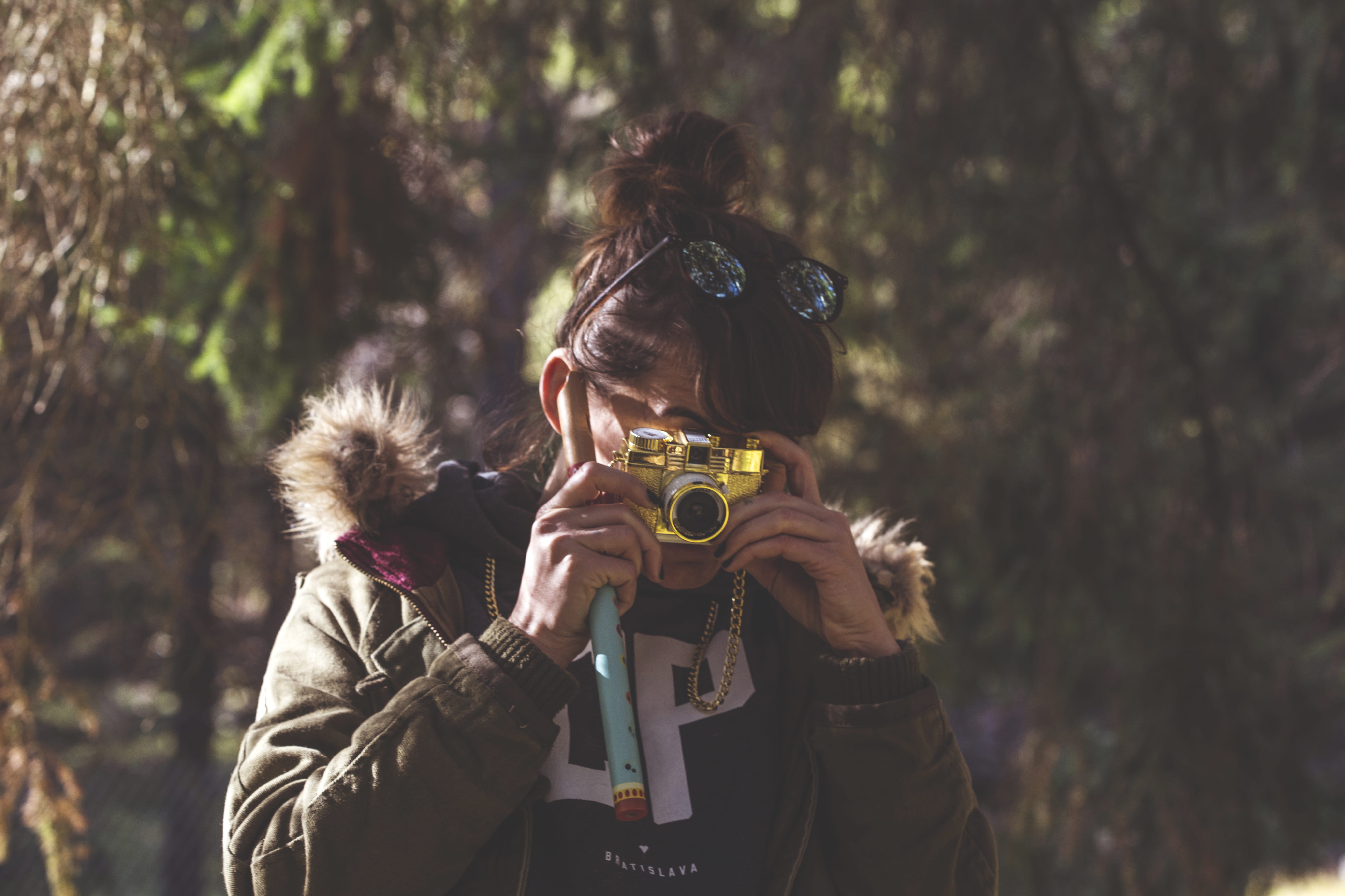 tree, technology, forest, lifestyles, scarf, 5K, adult, focus on foreground, warm clothing, occupation, people, women, front view, holding, shoot, young adult, HD Wallpaper