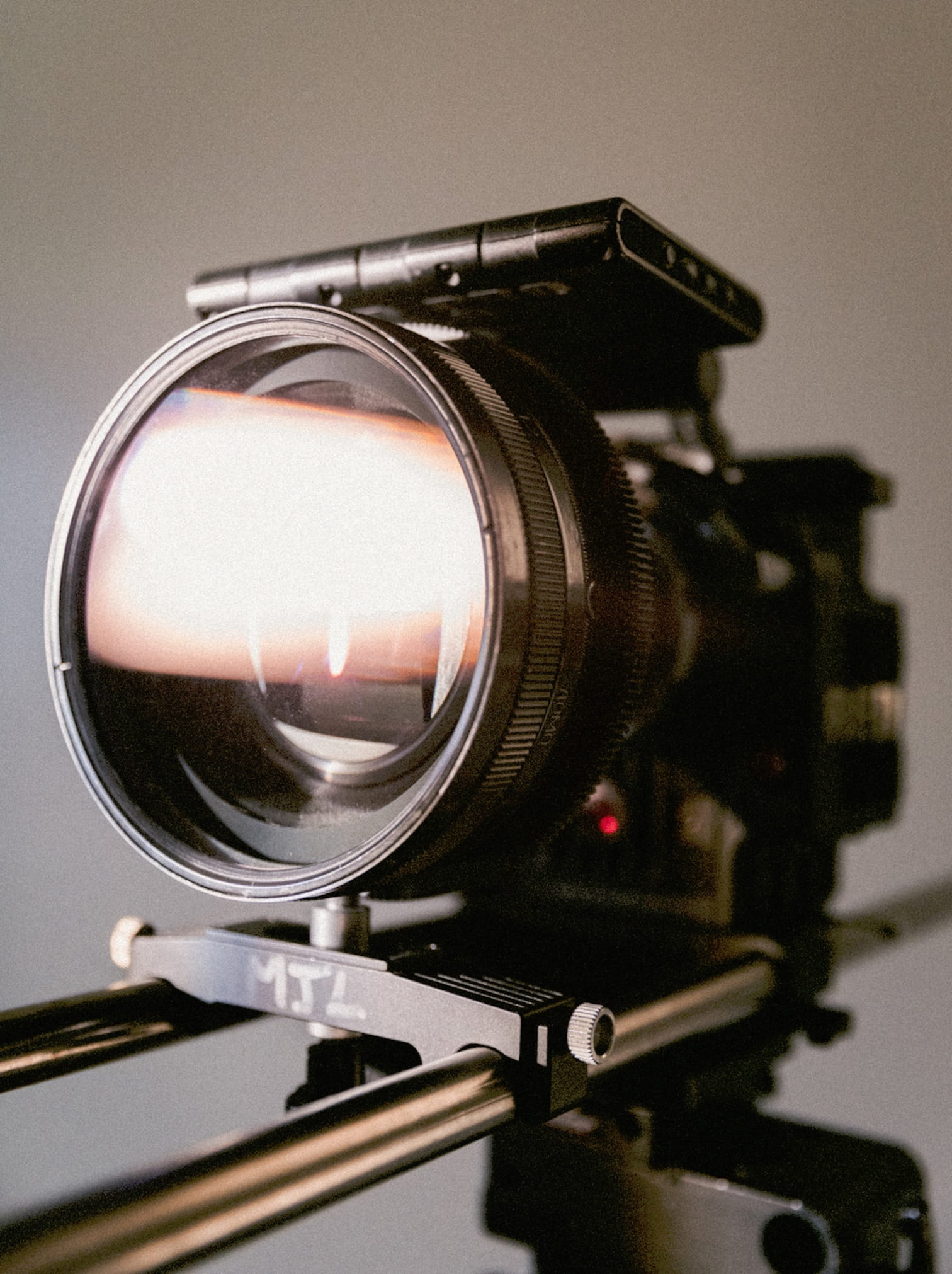 selective focus, no people, home video camera, film industry, filming, photographic equipment, lomo, arts culture and entertainment, indoors, lens - optical instrument, Phone HD Wallpaper