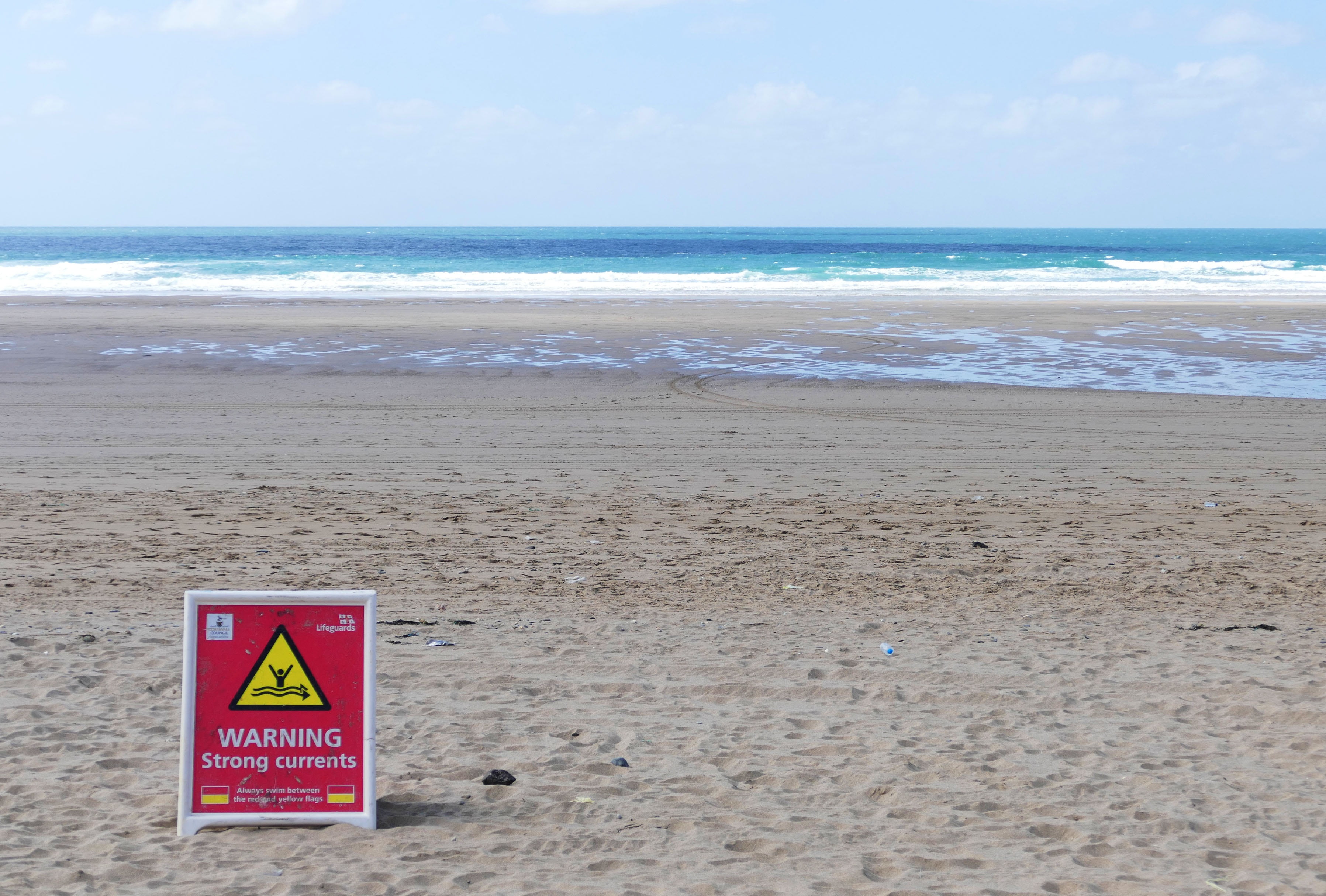 sign, shore, protection, beauty in nature, horizon, land, tide, white, water, island, landscape, dangerous, text, sand, tranquility, seaside, beach, sky, HD Wallpaper