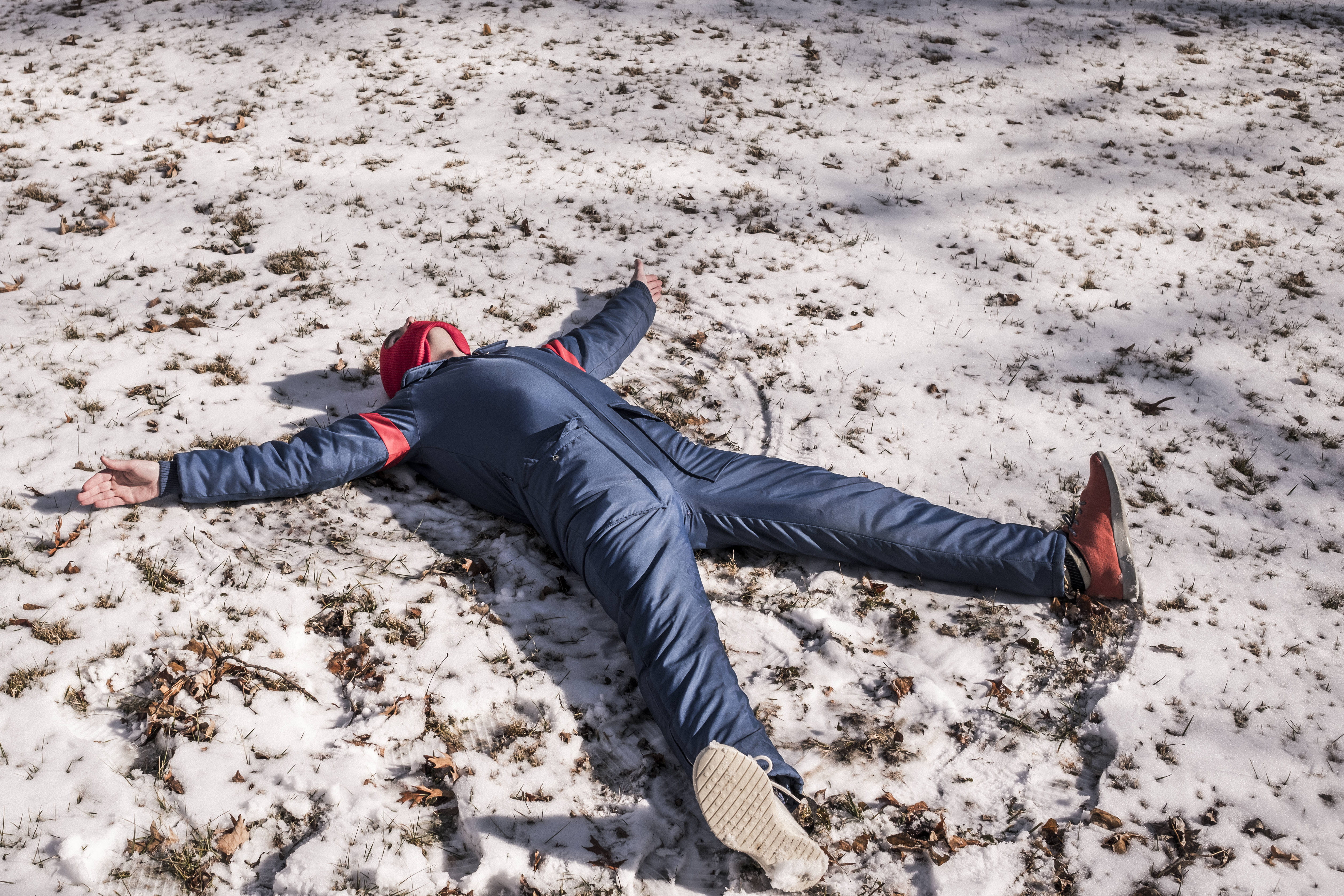 real people, mid adult, shoe, leisure activity, cold, one Person, retro, sand, overalls, fun, land, lying Down, warm clothing, lying, angle, lifestyles, HD Wallpaper