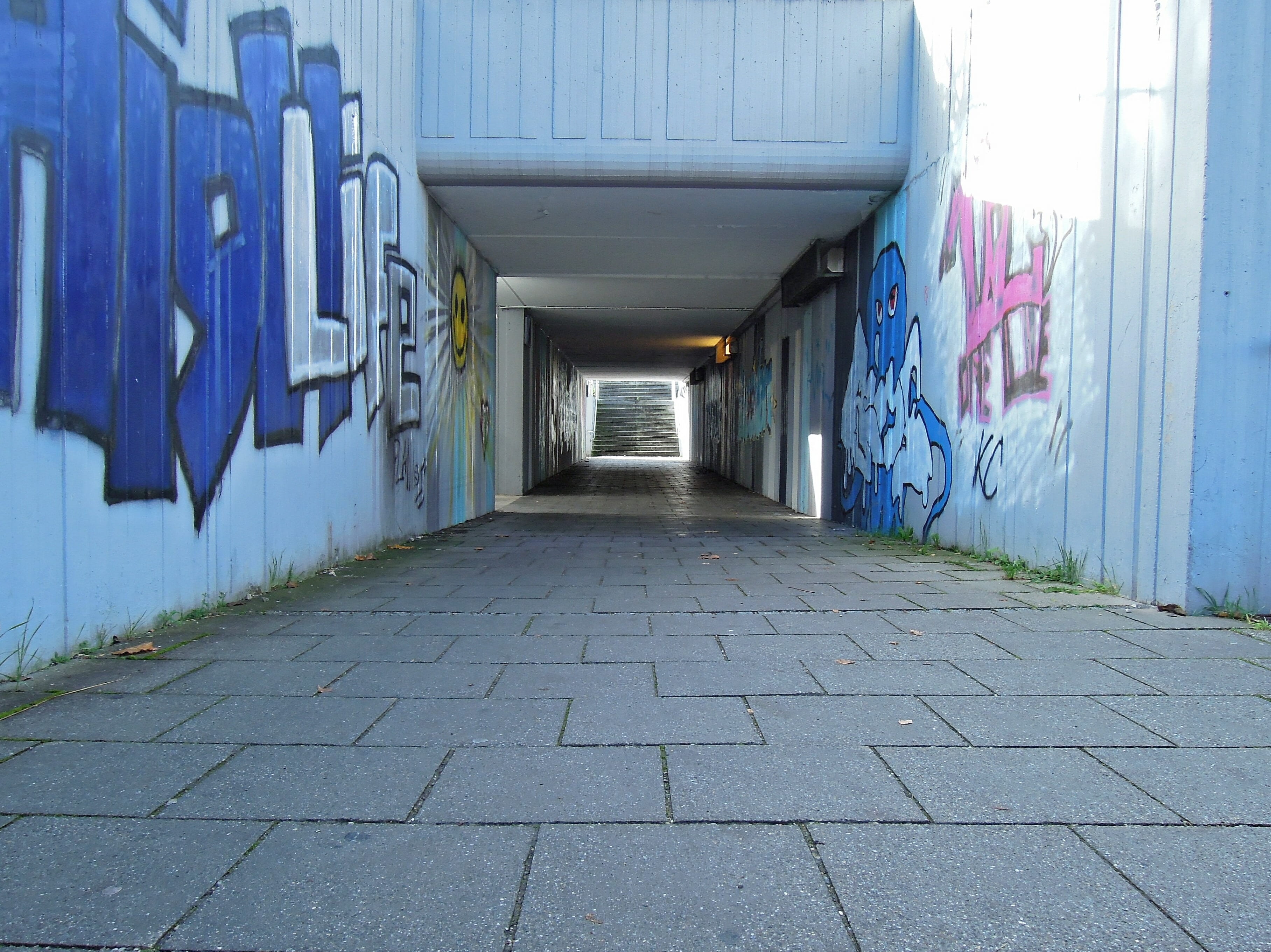 corridor, white, garage, architecture, building, footpath, building exterior, street, alley, away, graffiti, paving stone, concrete, light, hallway, paint, HD Wallpaper