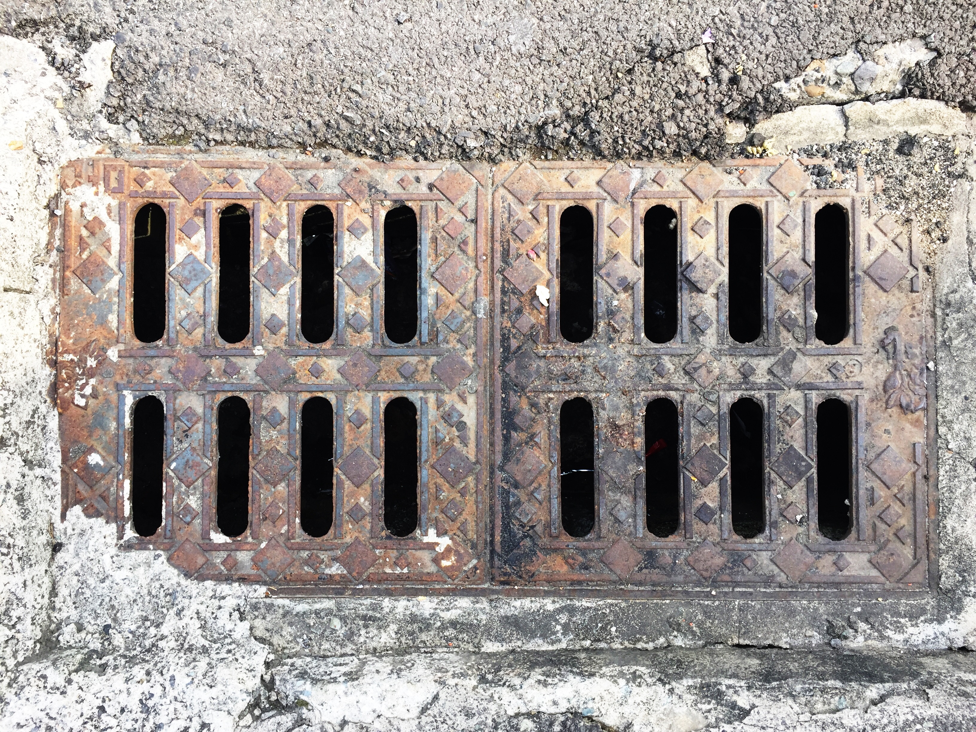 metal, close-up, outdoors, facilities, gutter, manhole, shape, rusty, road, day, texture, city, no people, brown, the sewer, pattern, manhole cover, grate, HD Wallpaper