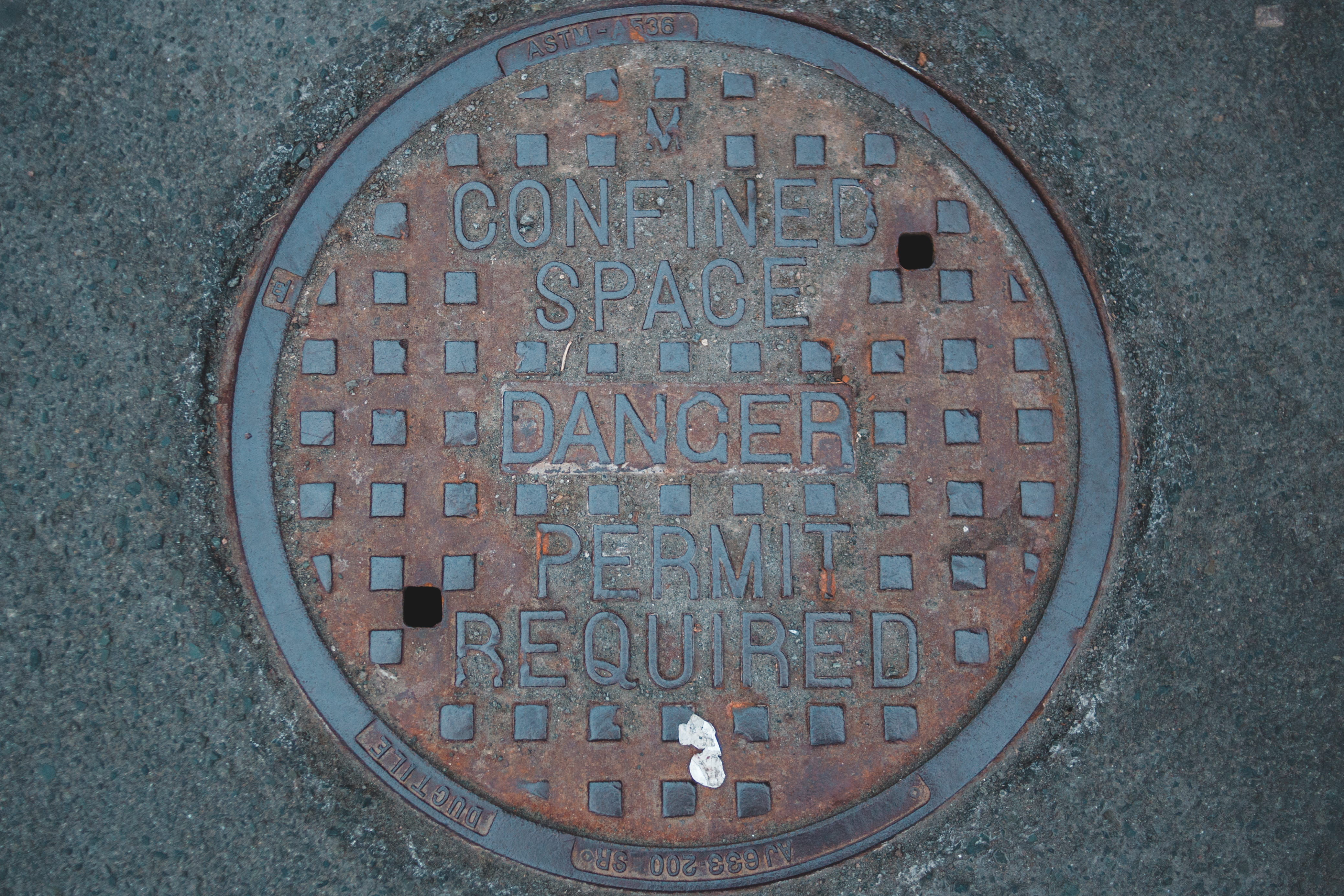 4K, pattern, manhole, building, porch, apparel, road, high angle view, town, shoe, lid, day, running shoe, architecture, circle, footwear, drain, metal, HD Wallpaper