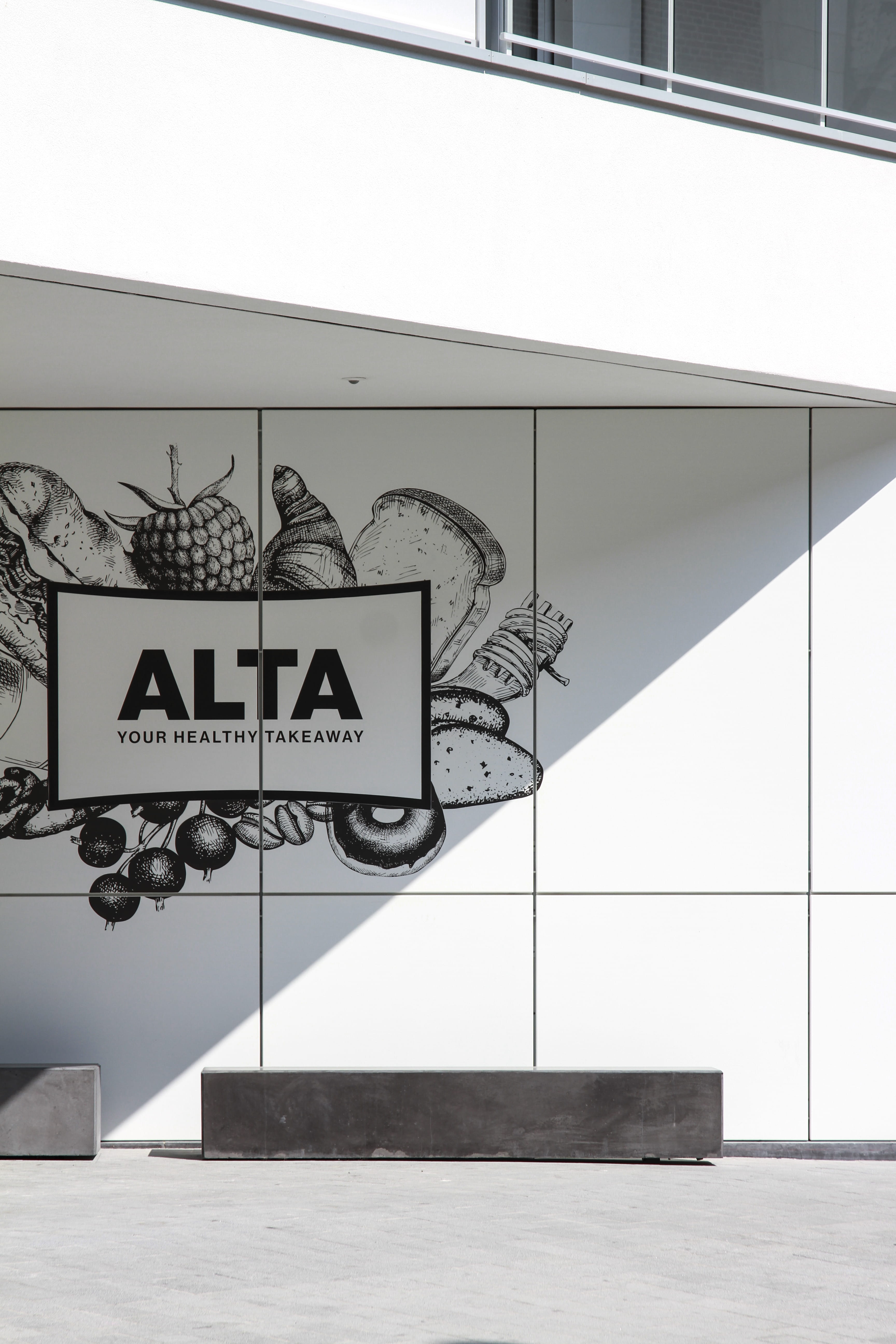 urban, black and white, black, window, urban Scene, shadow, 5K, sign, alta, street, store, outdoors, healthy, food, takeaway, logo, wall - Building Feature, Phone HD Wallpaper