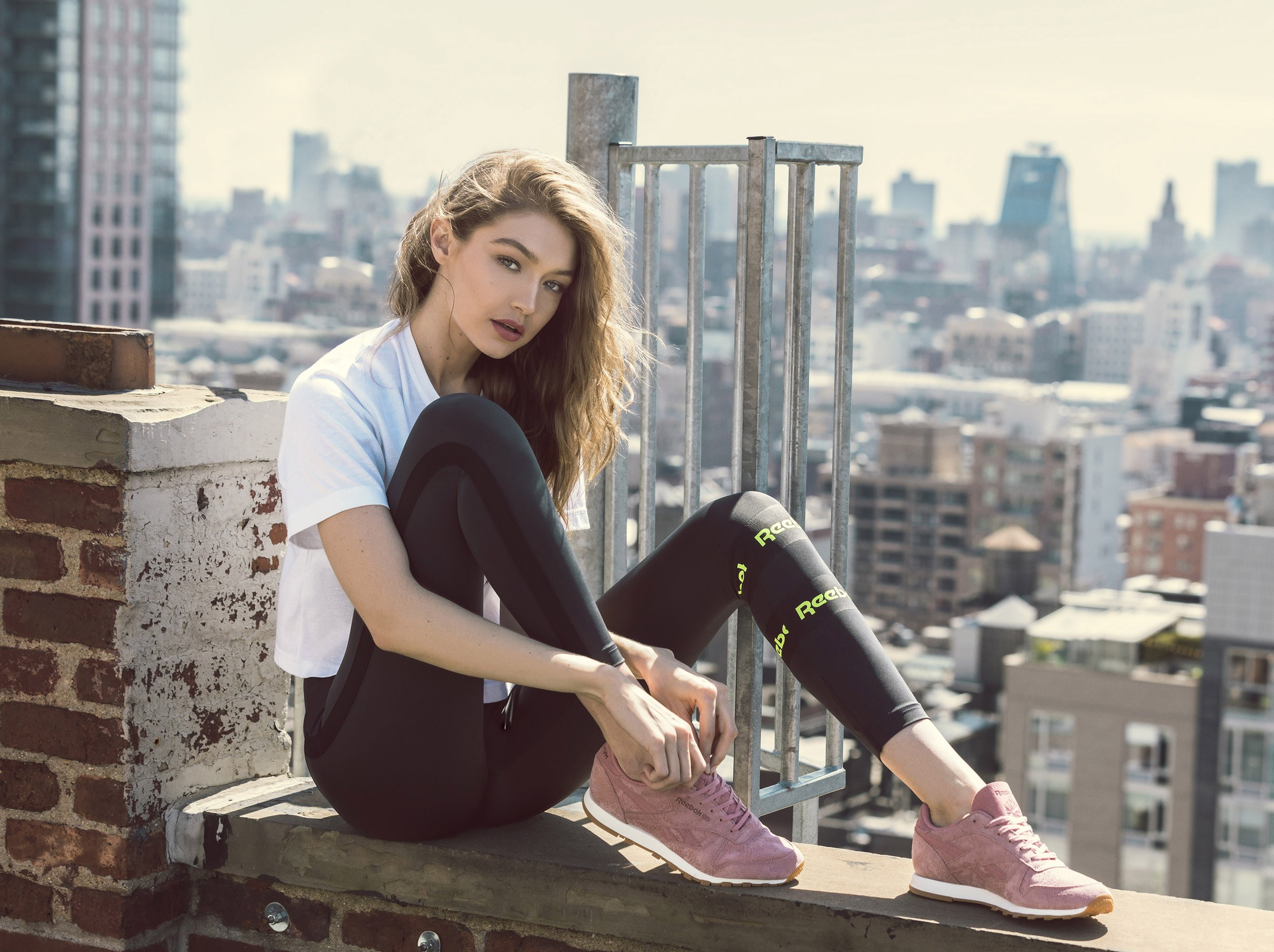 hairstyle, hd, day, young adult, contemplation, casual clothing, skyscraper, girls, built structure, 2K, sitting, women, lifestyles, beautiful woman, reebok, HD Wallpaper