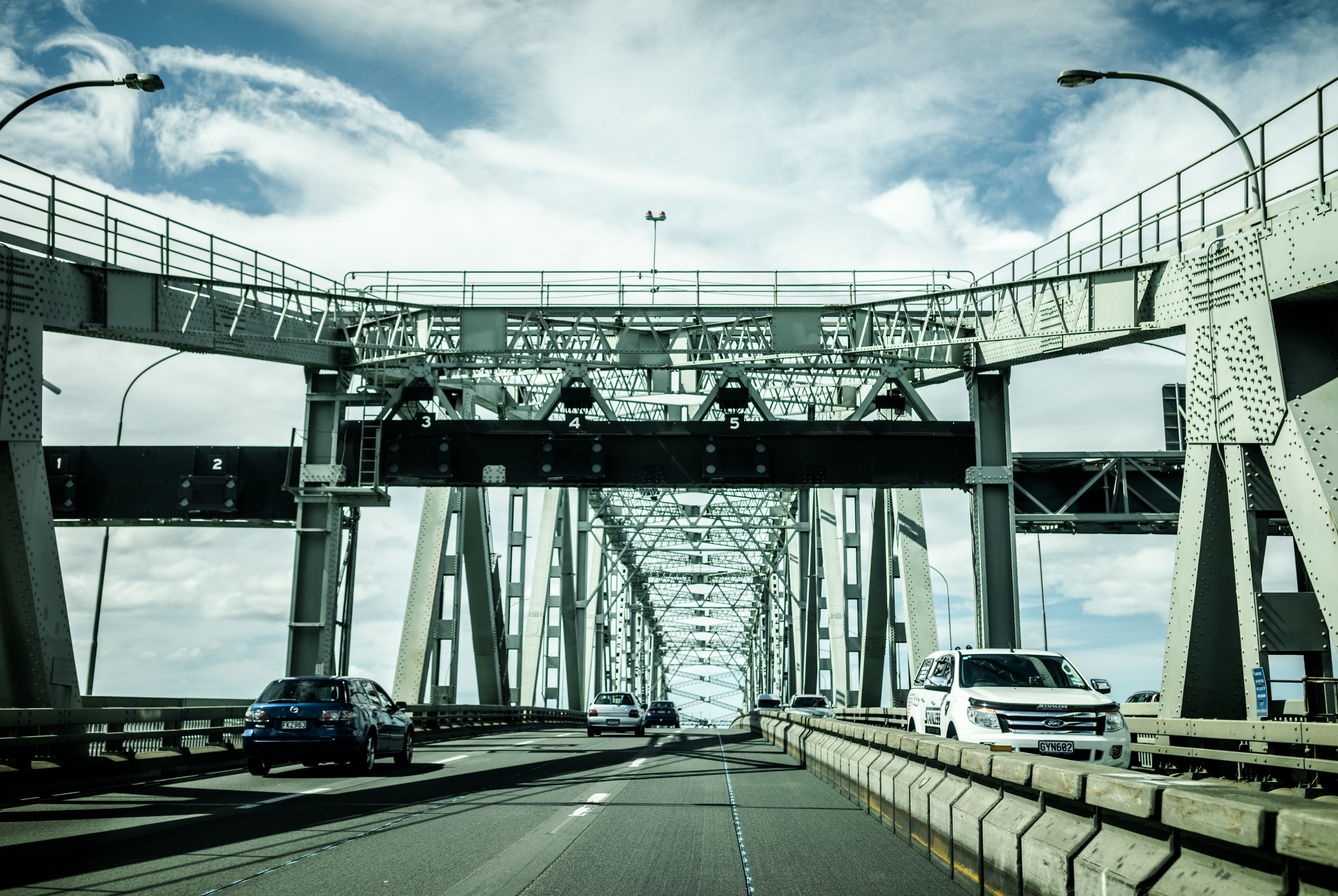 reflection, street light, land vehicle, america, district, day, travel, car, urban Scene, cloud - sky, view, bridge, motor vehicle, outdoors, downtown, HD Wallpaper