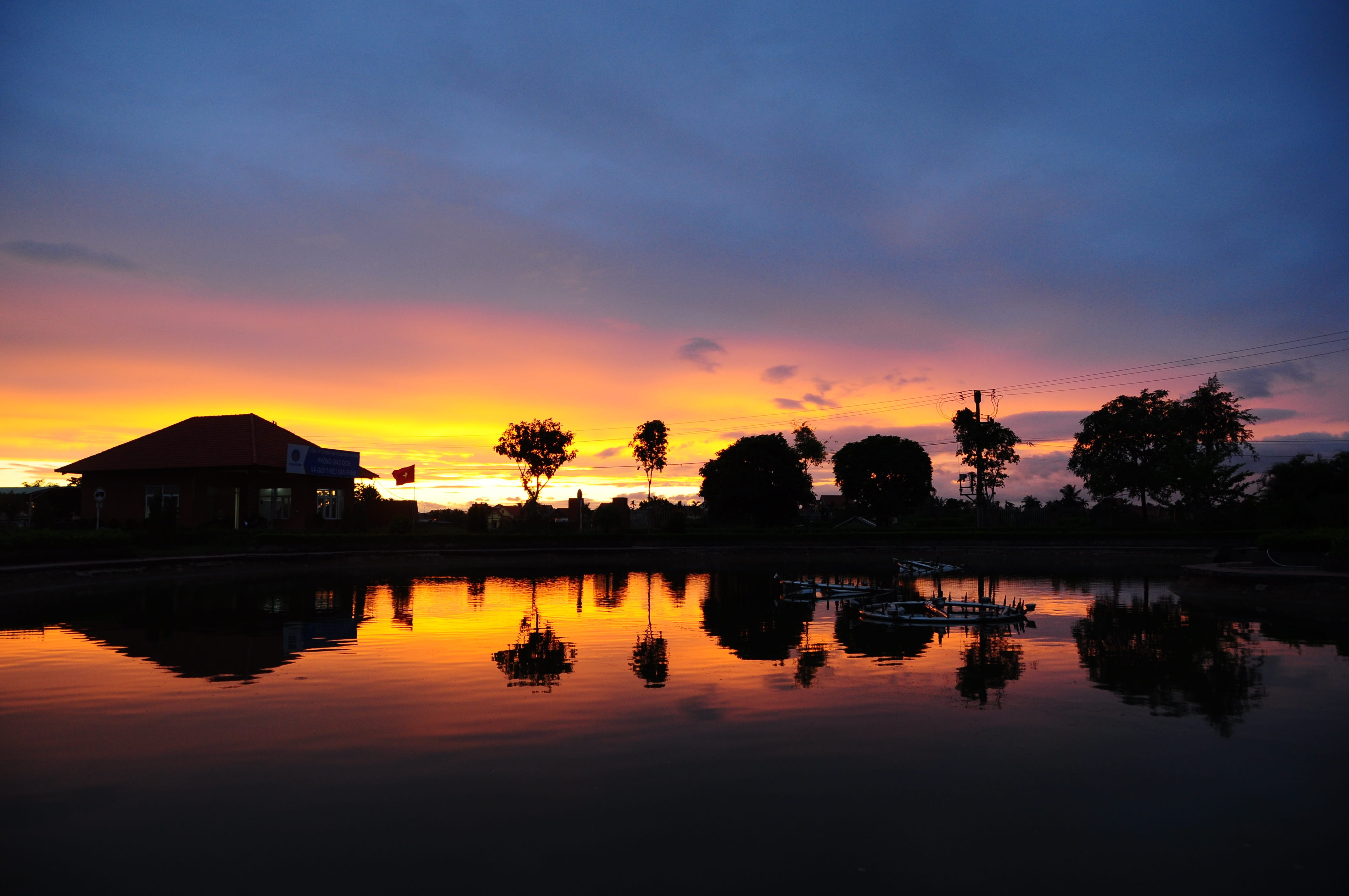 no people, water, sky, architecture, waterfront, nature, 4K, plant, tranquil scene, lake, kim son, beauty in nature, outdoors, quang ninh, silhouette, HD Wallpaper