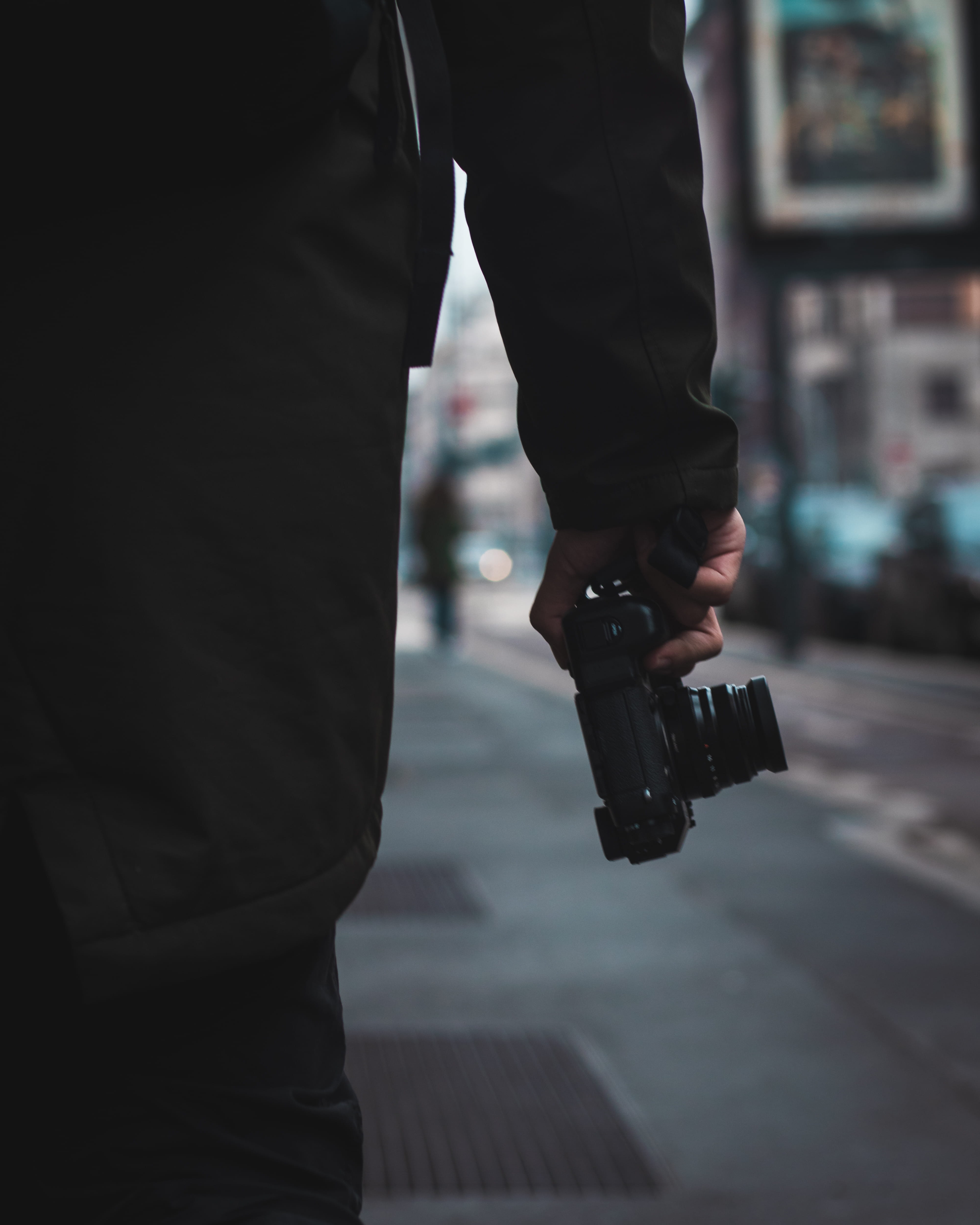 xt2, fujifilm, photography, rear view, human, italy, 4K, electronics, day, outdoors, communication, milan, standing, camera, pedestrian, lifestyles, aggression, Phone HD Wallpaper