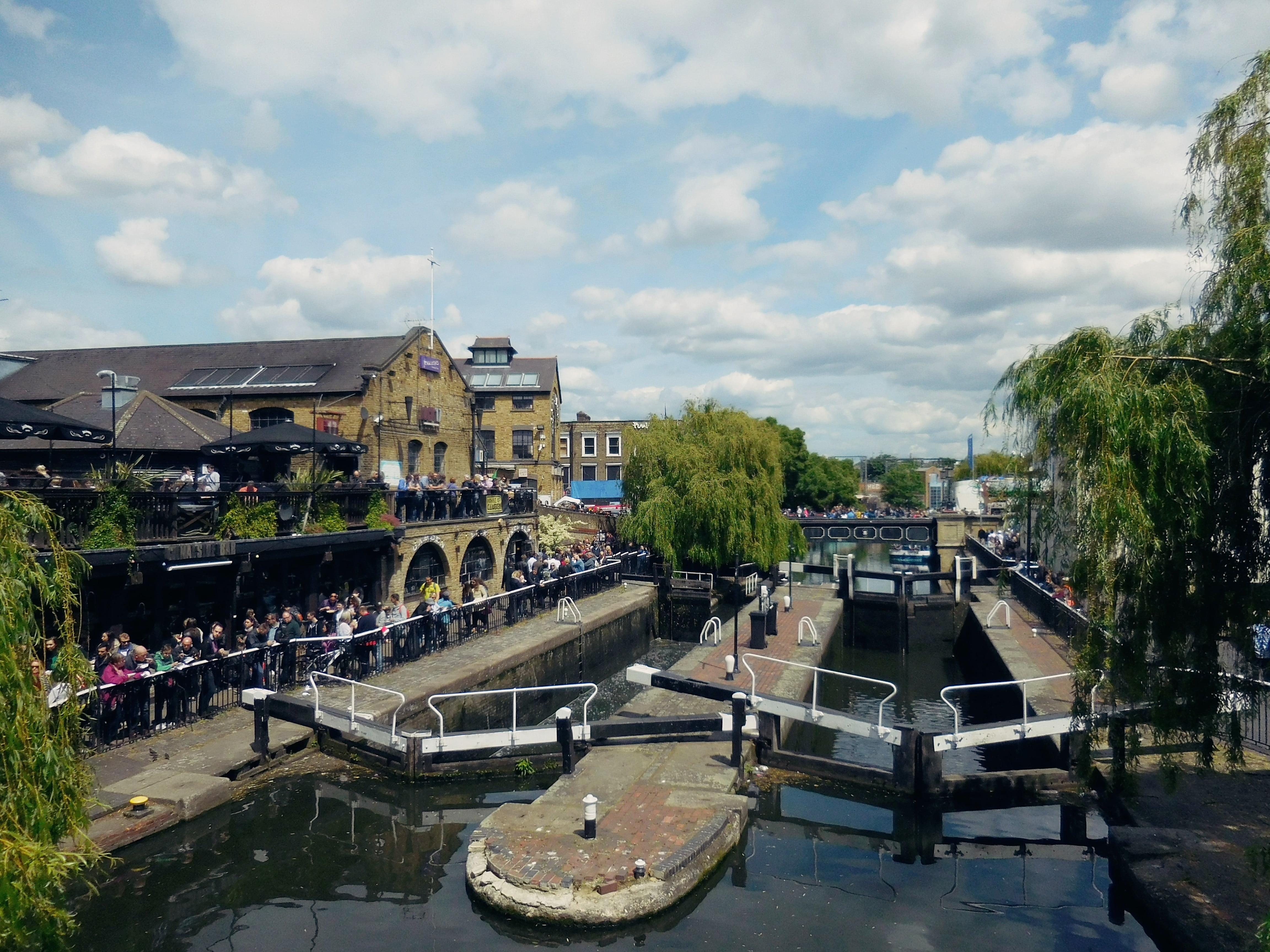 town, high angle view, building exterior, capital, camden town, residential district, old, water, 4K, incidental people, tourism, british, colorful, crowd, HD Wallpaper