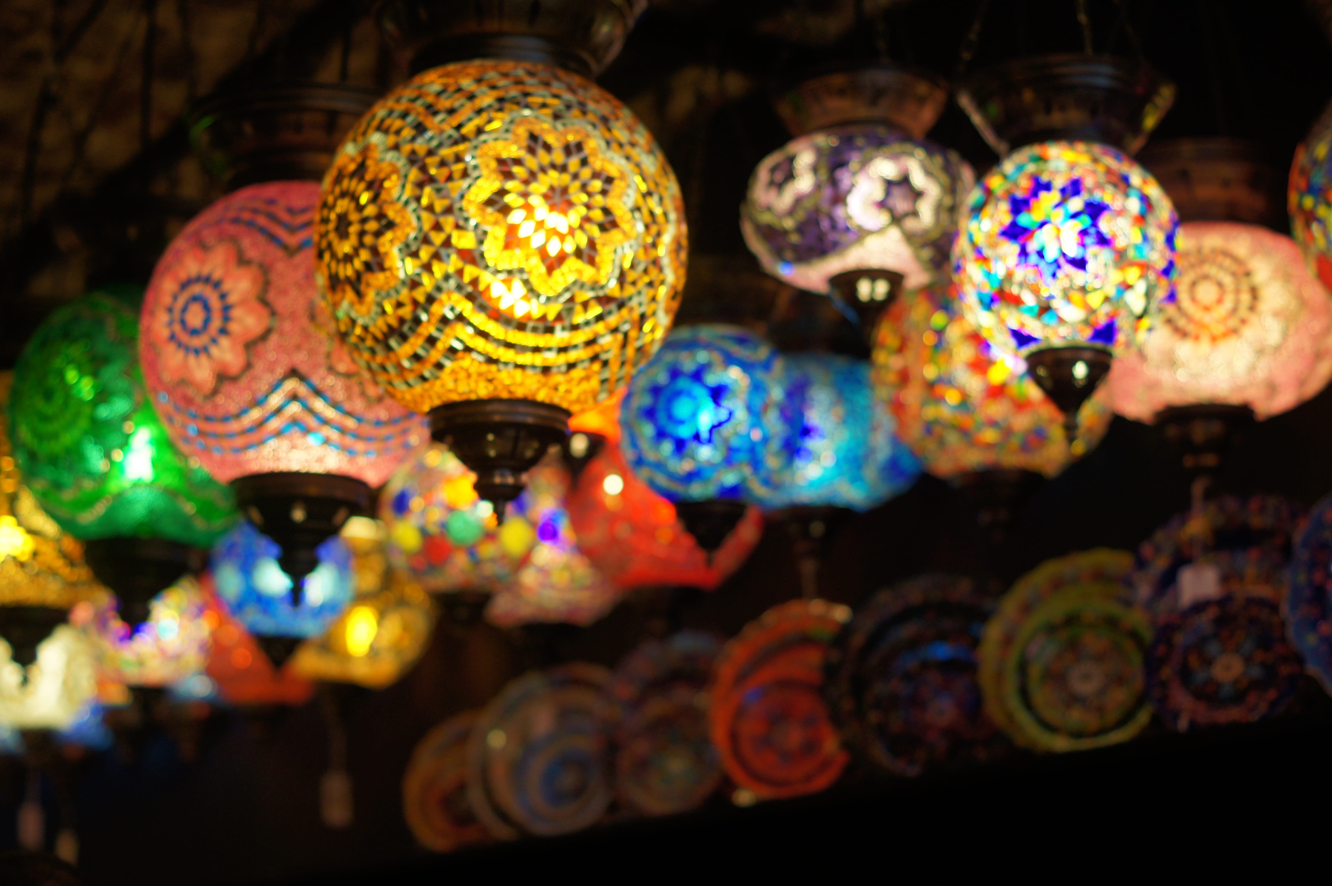 lighting equipment, craft, hanging, creativity, light, camden market, 4K, group of objects, illuminated, close-up, ornate, decoration, retail, art and craft, HD Wallpaper