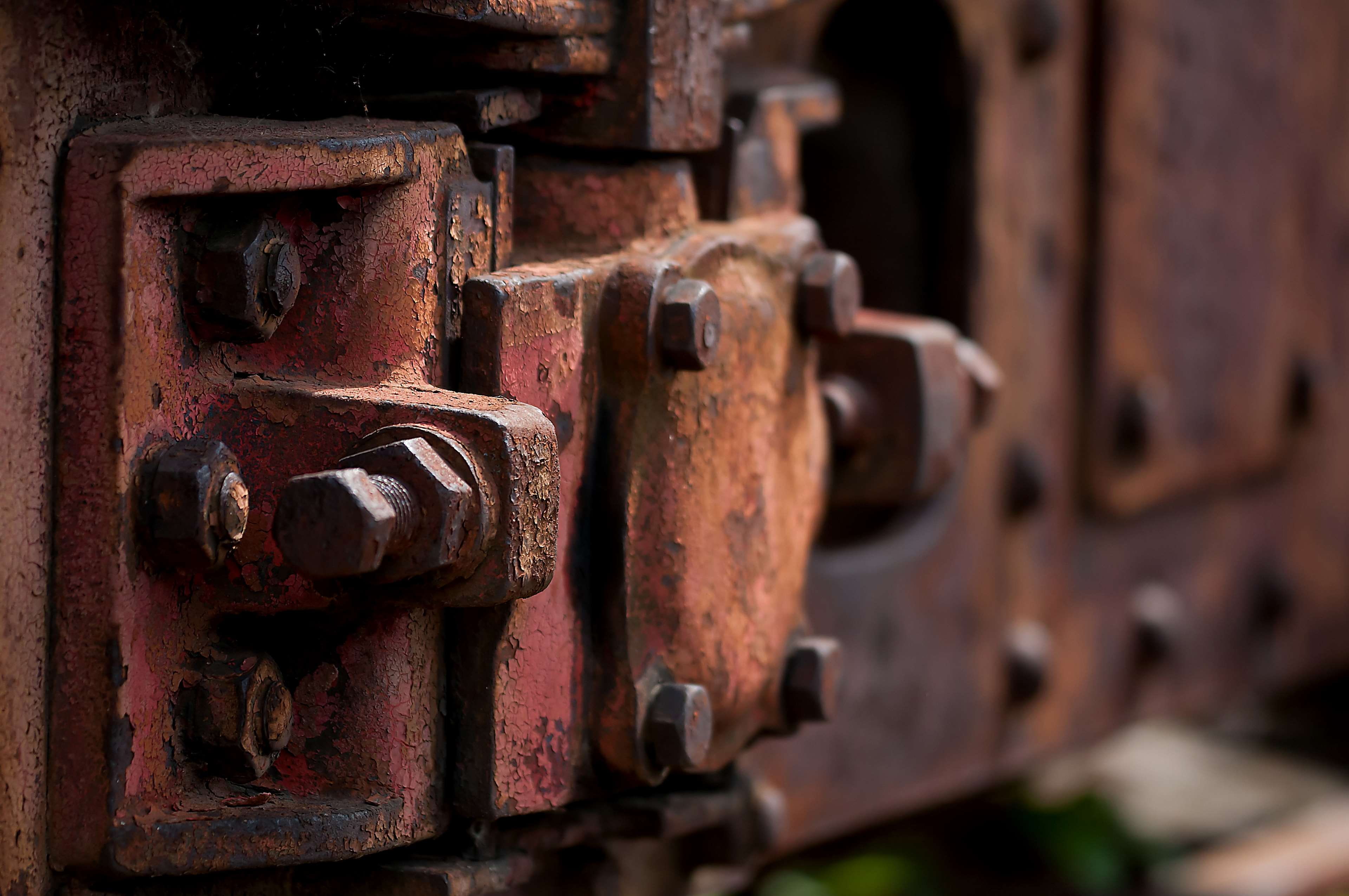abandoned, latch, day, metal, deterioration, indoors, no people, industry, close-up, stainless, run-down, 4K, close up, decline, corroded, old, machine part, HD Wallpaper