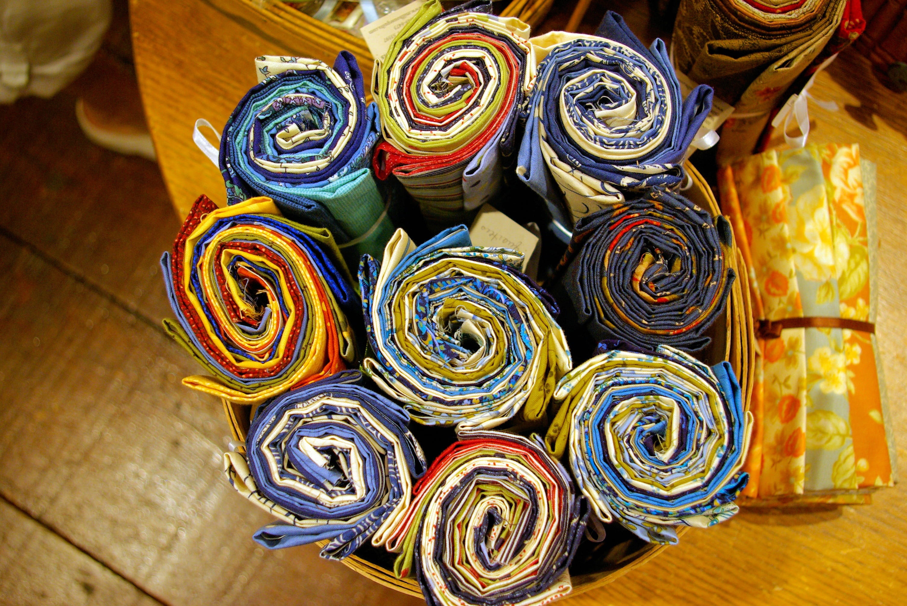 wood - material, arrangement, sewing, fabric jelly rolls, stitch, sweet food, indoors, still life, cotton, material, texture, high angle view, jelly, cloth, HD Wallpaper