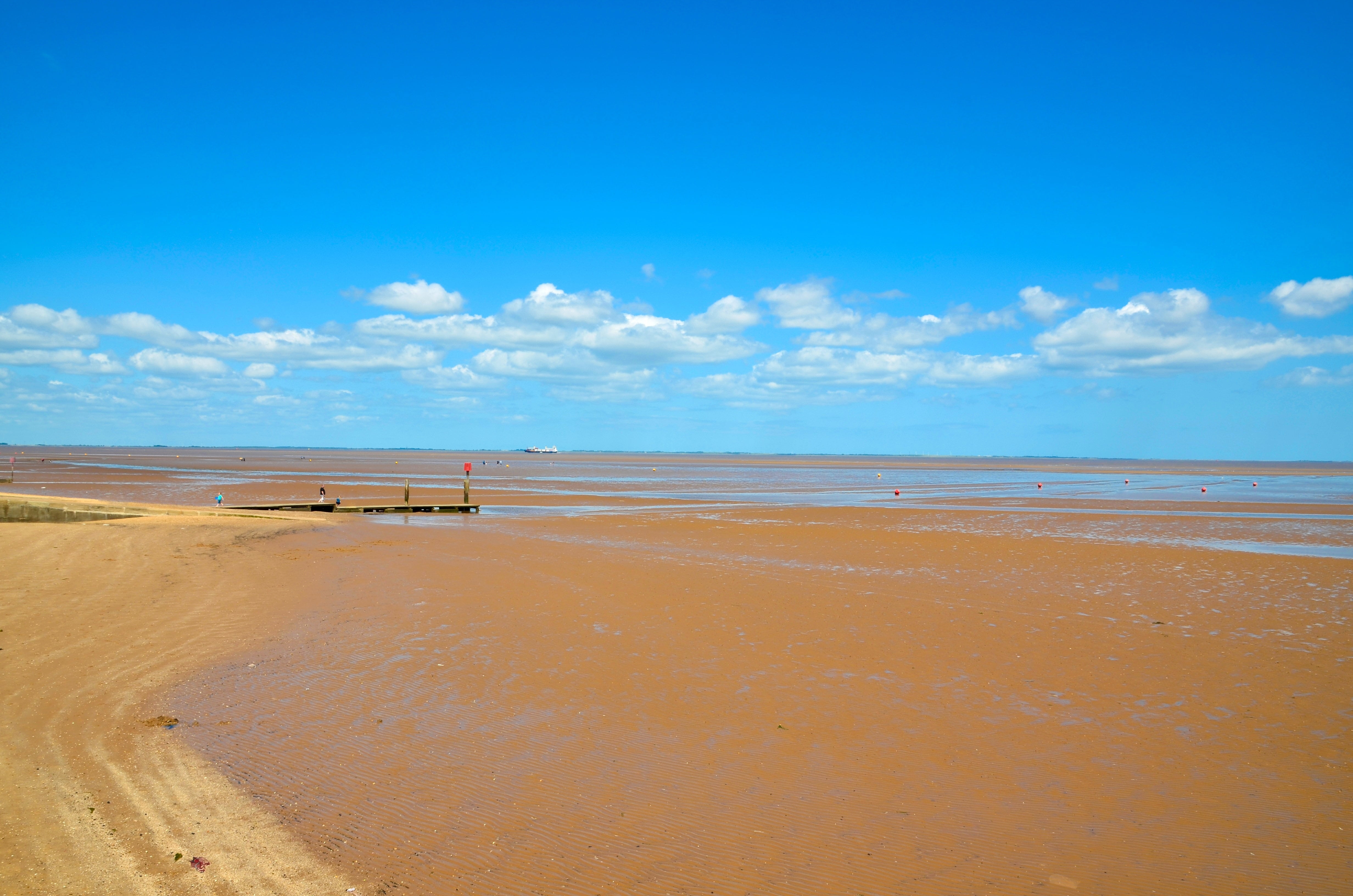 clouds, 4K, beauty in nature, holidays, low tide, land, outflow, holiday, sky, tranquil scene, horizon over water, travel, day, cloud - sky, beach, brown, HD Wallpaper