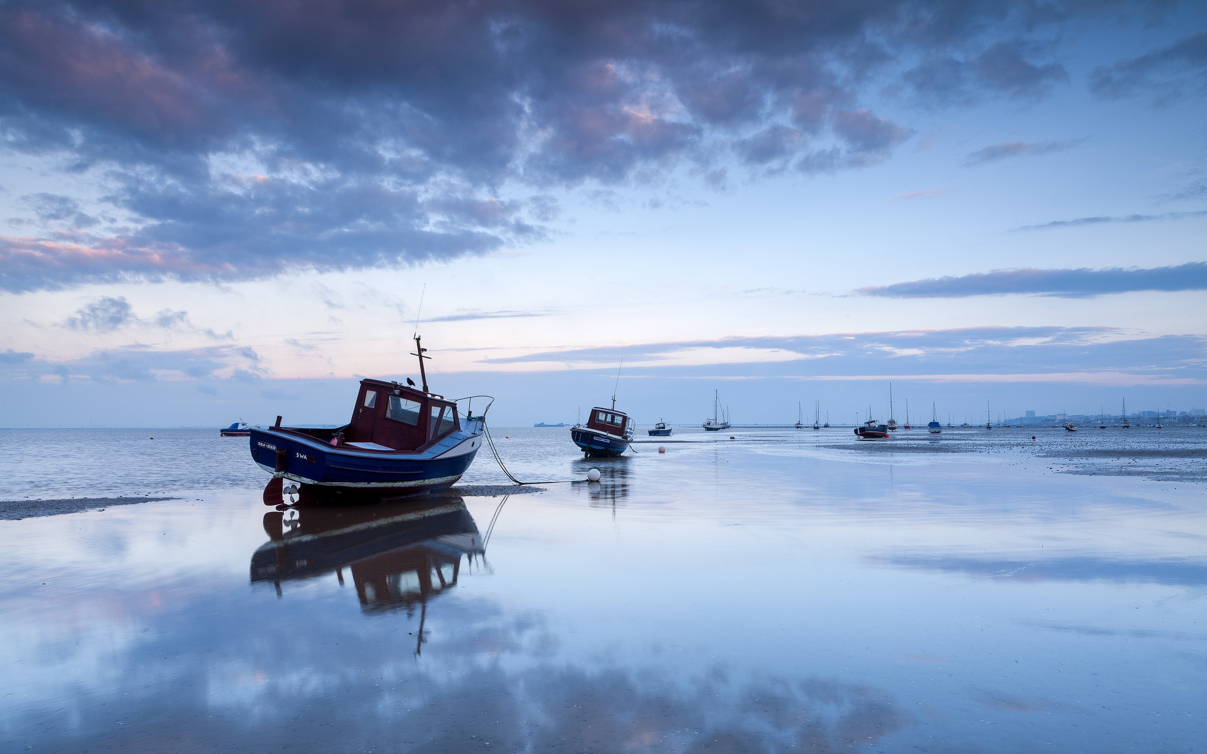 anchored, sea, beauty in nature, Vessel, no people, nature, nautical vessel, 4K, horizon over water, Bank, tranquil scene, tranquility, mode of transportation, HD Wallpaper