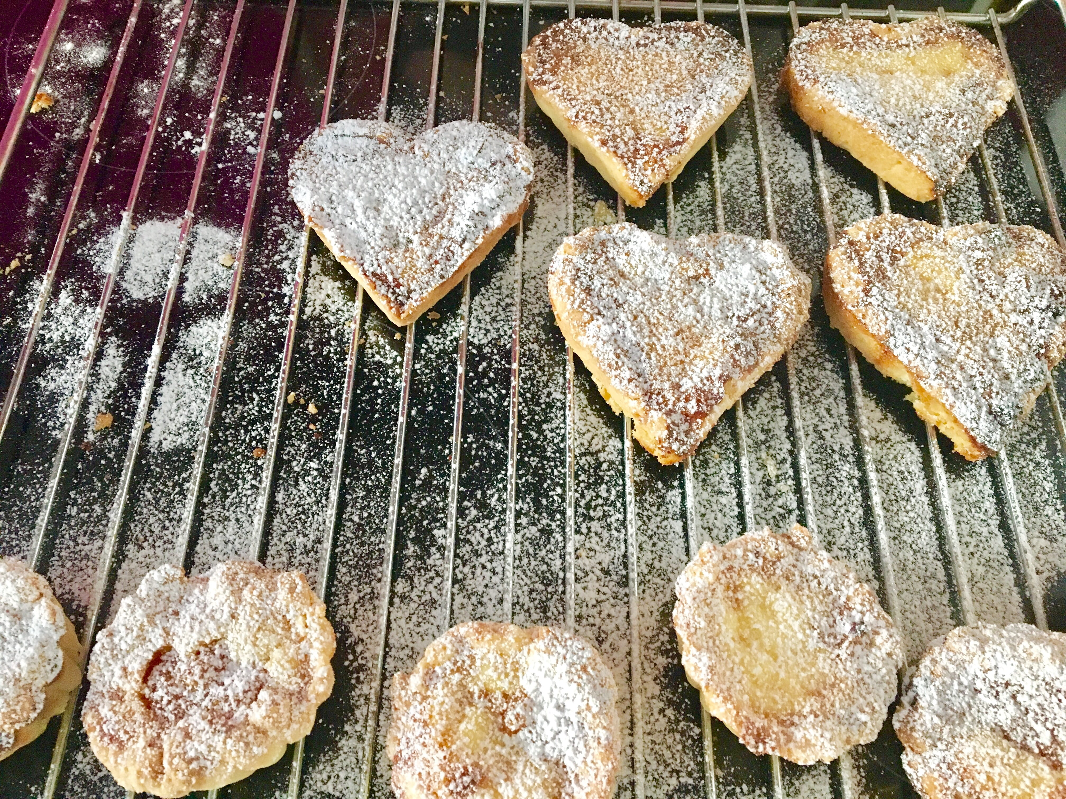 homemade, valentine, hobby, knead, high angle view, indoors, heart, powdered sugar, nibble, pastries, french, christmas, eat, close-up, indulgence, cookie cutter, HD Wallpaper