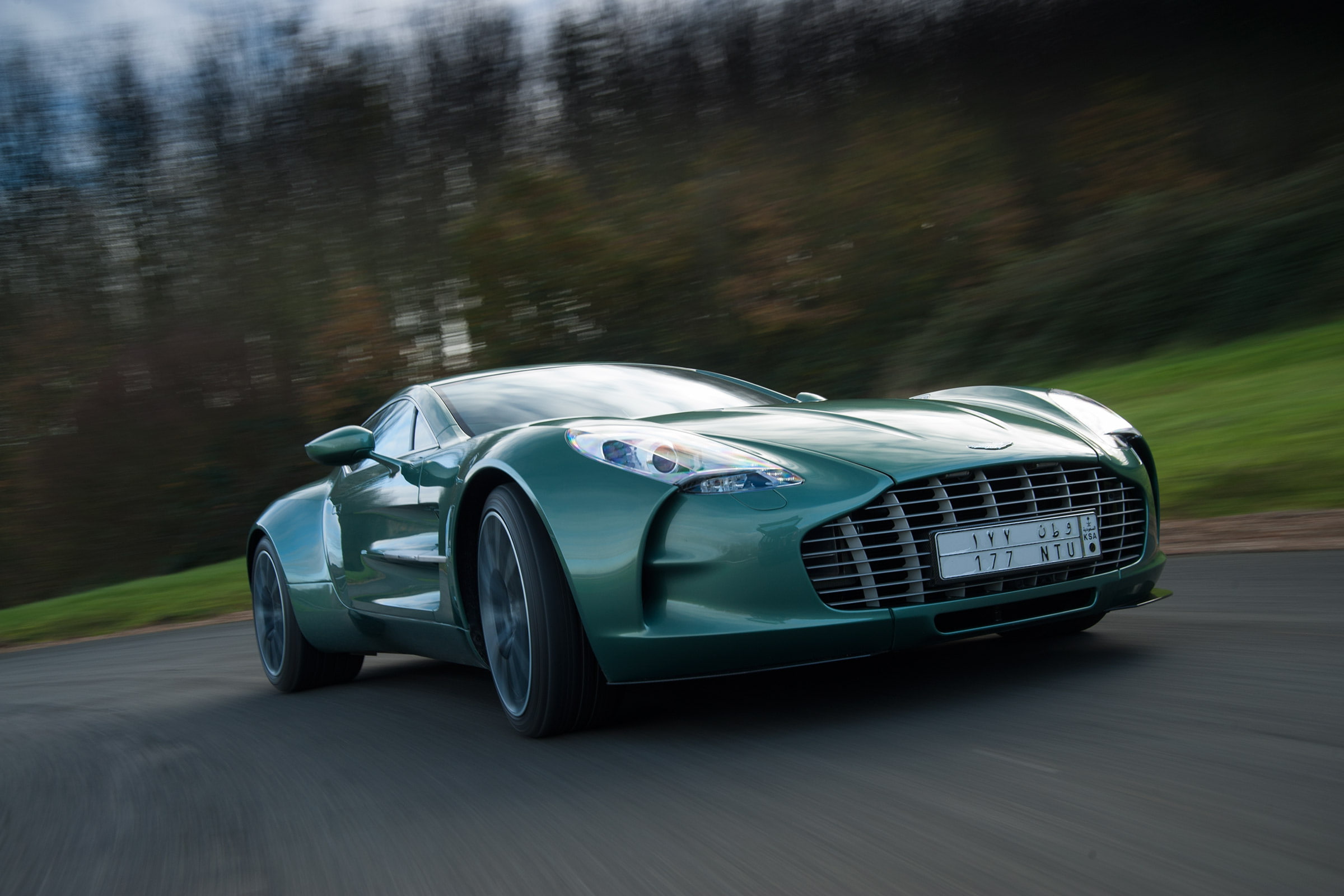 silver colored, mode of transportation, no people, motor vehicle, clean, focus on foreground, wheel, car, blurred motion, luxury, vintage car, black color, HD Wallpaper
