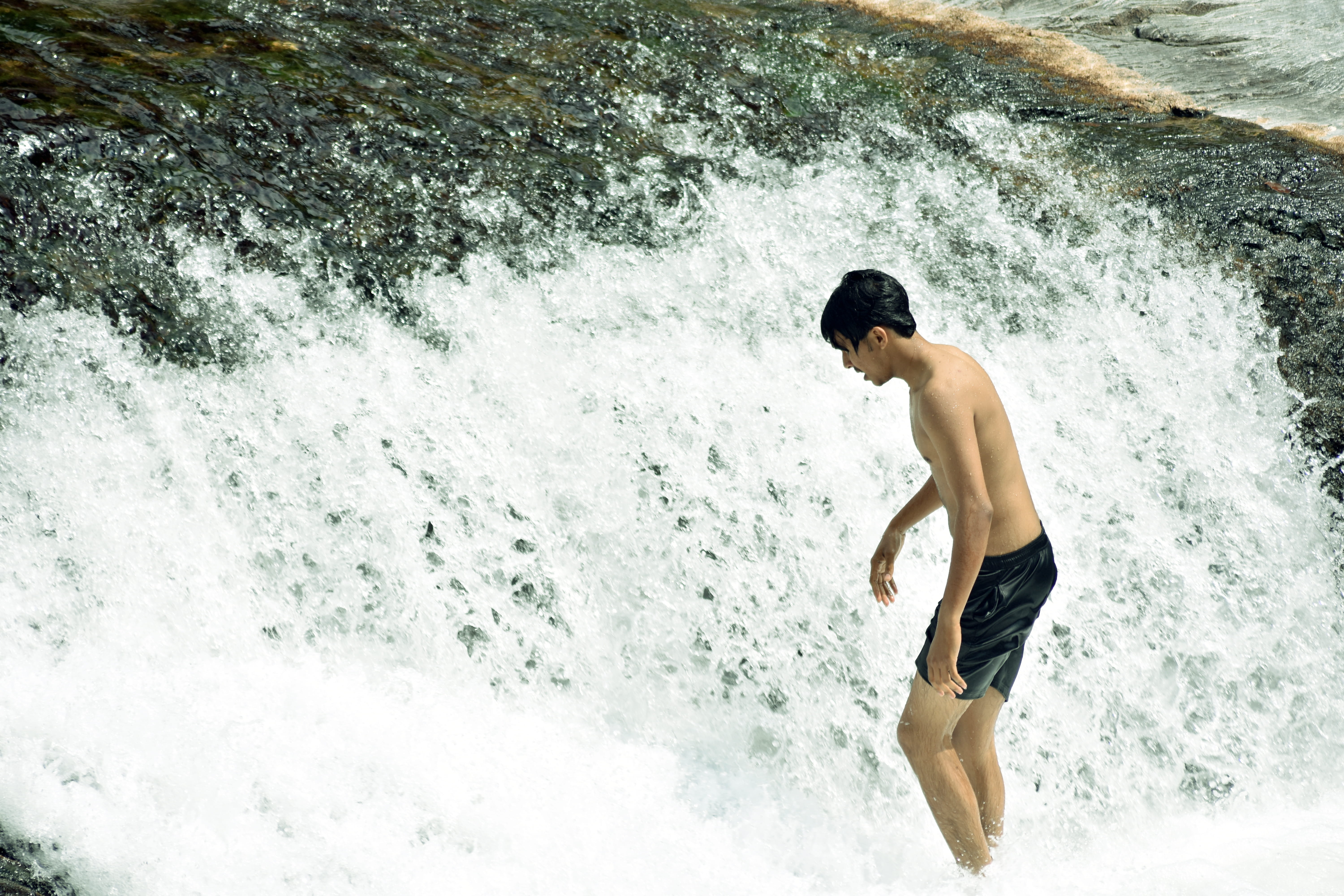 splashing, three quarter length, modal, drops, sport, young adult, aquatic sport, young men, lake, flowing water, forest, rock, sea, wild, photography, HD Wallpaper